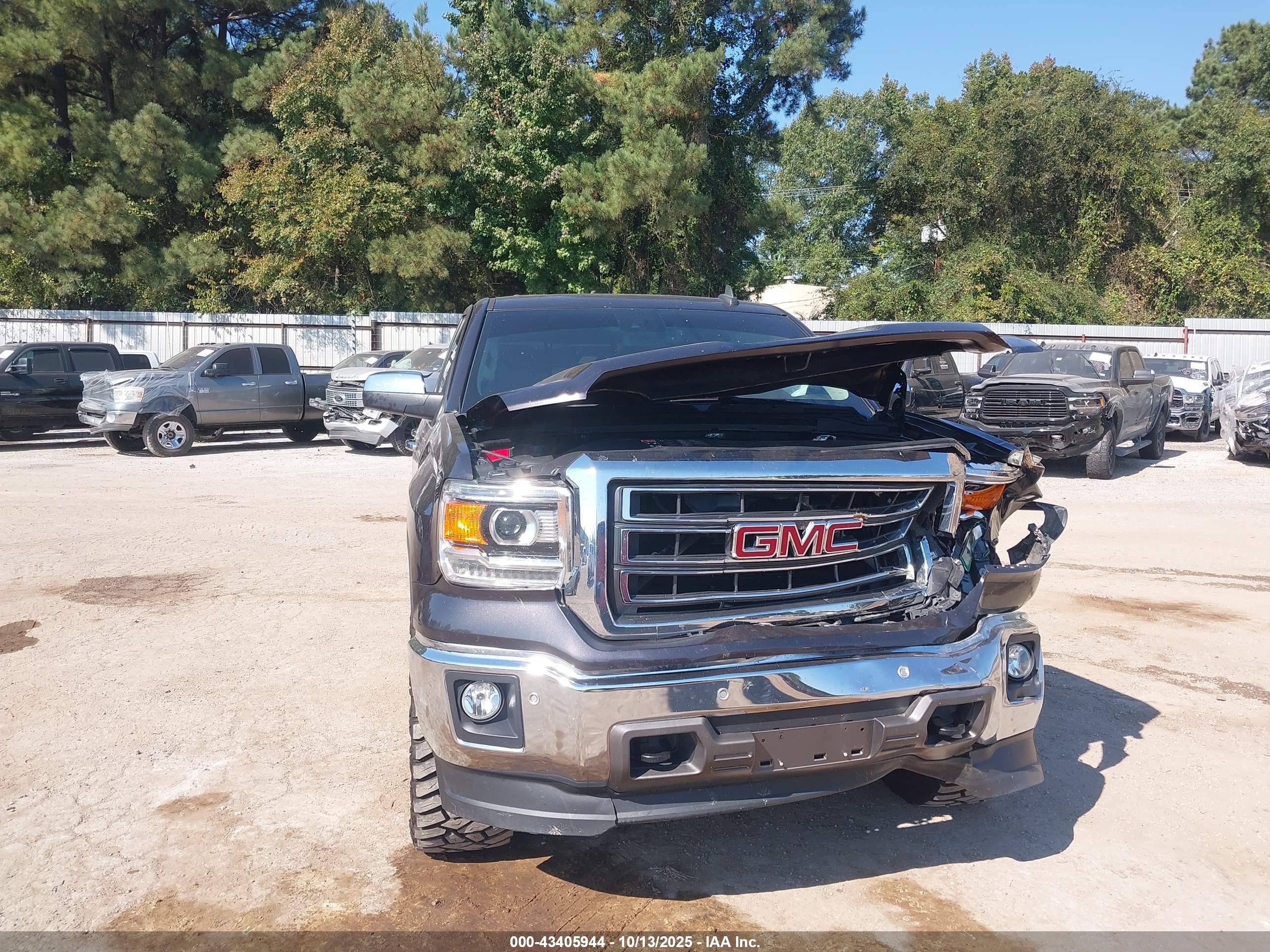 GMC SIERRA image 6