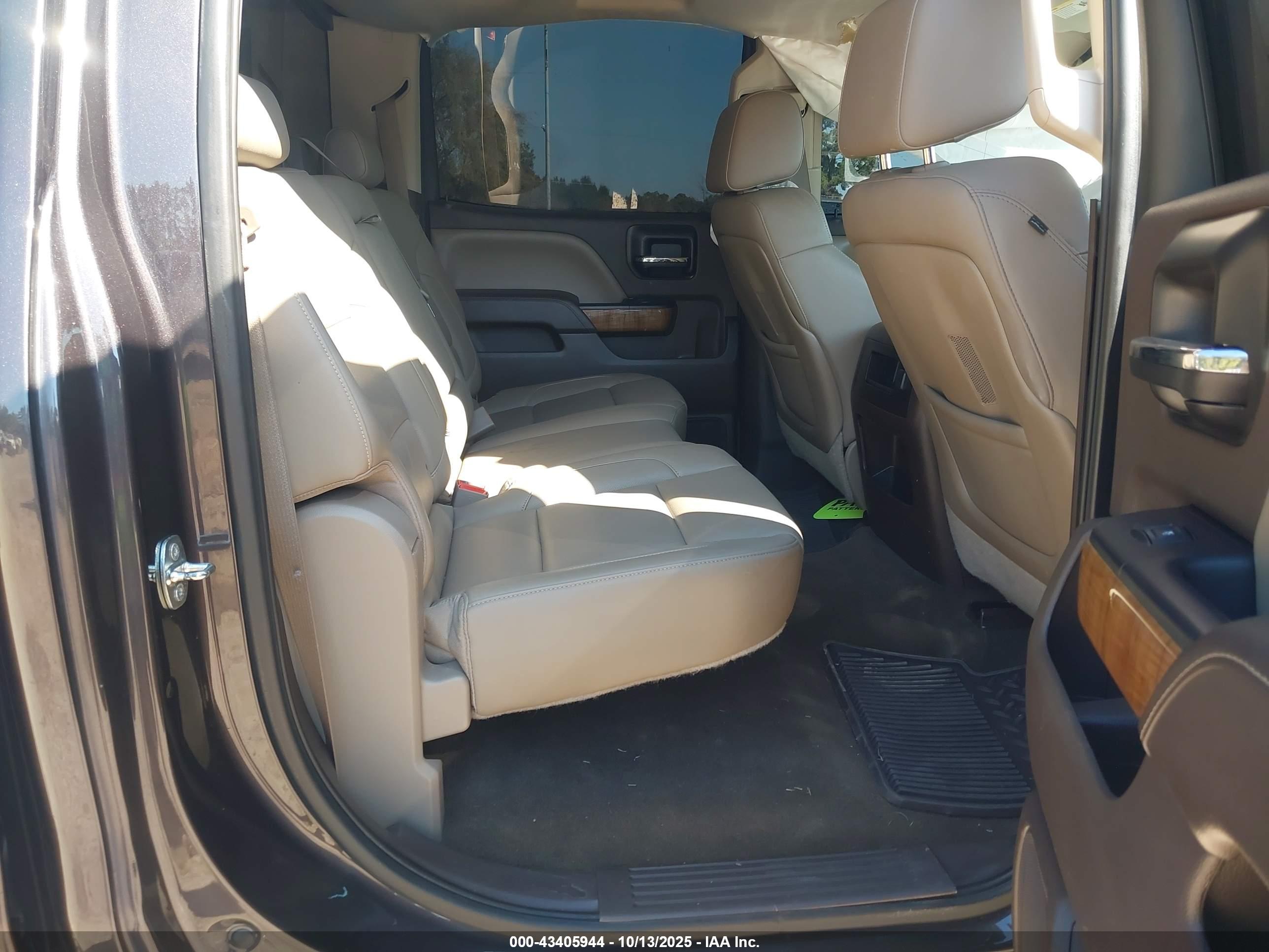GMC SIERRA image 8