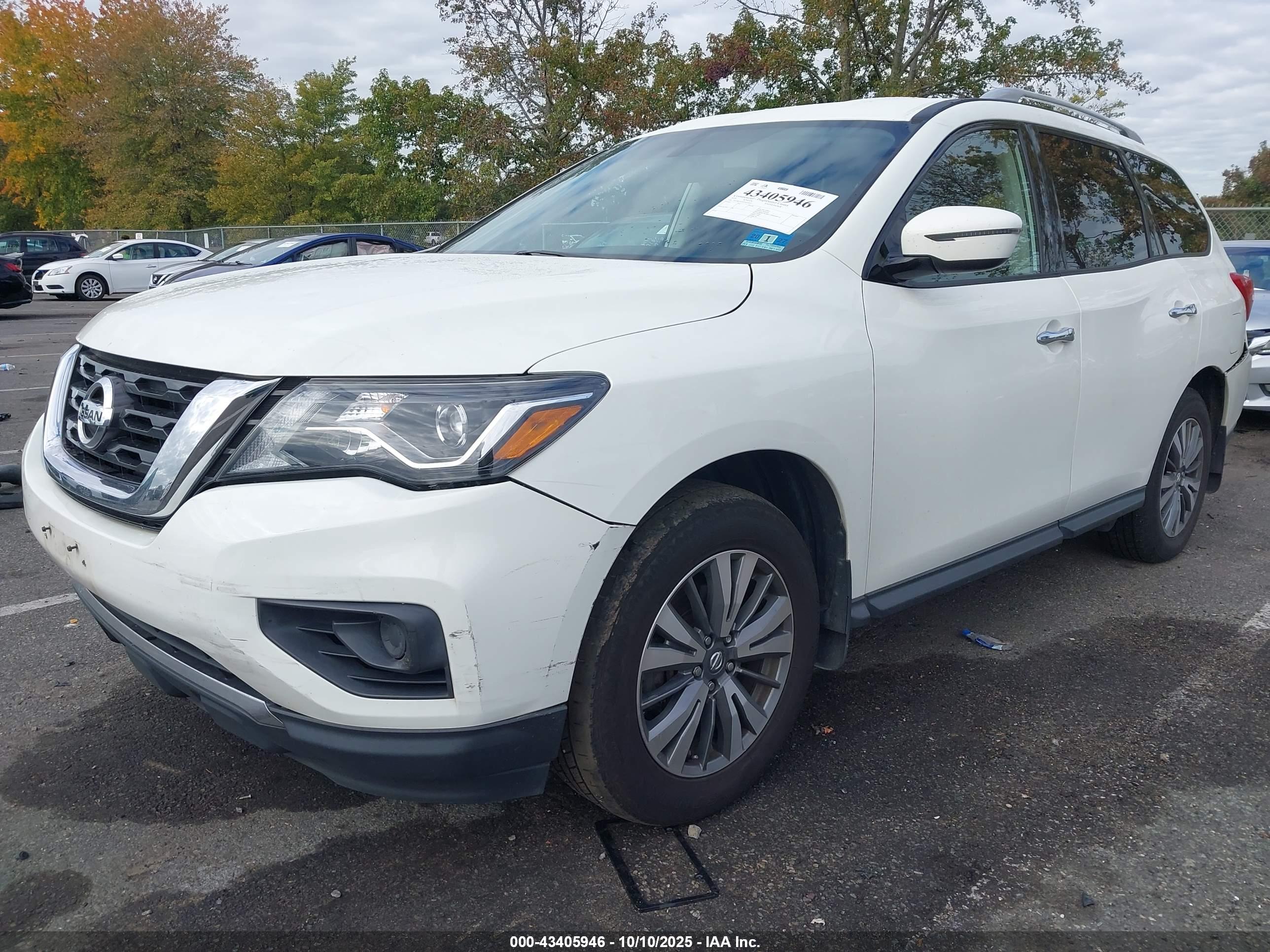 NISSAN PATHFINDER image 2