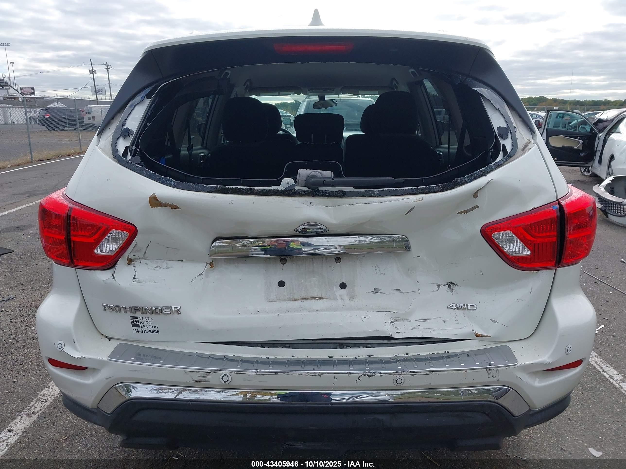 NISSAN PATHFINDER image 6