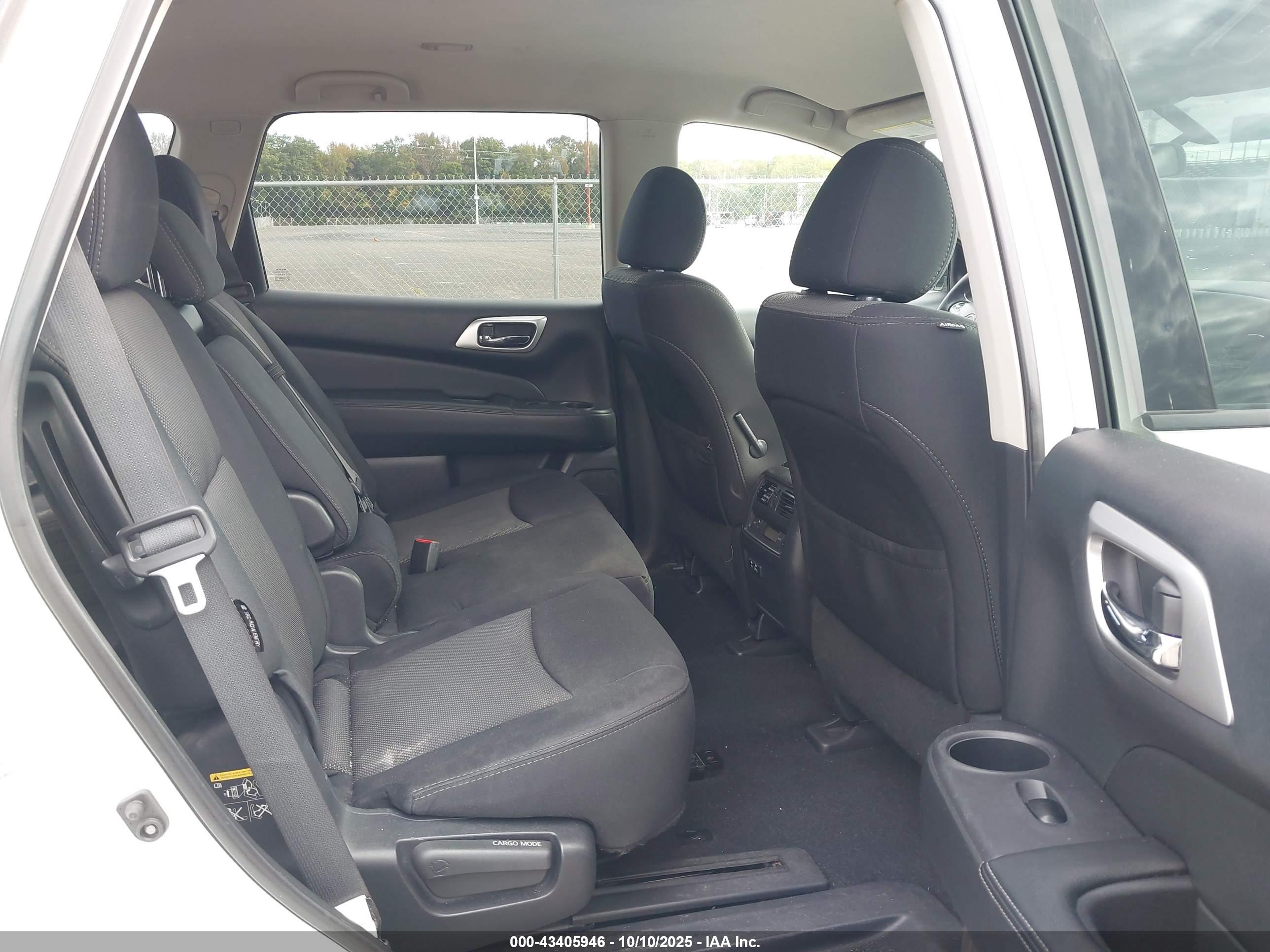NISSAN PATHFINDER image 8