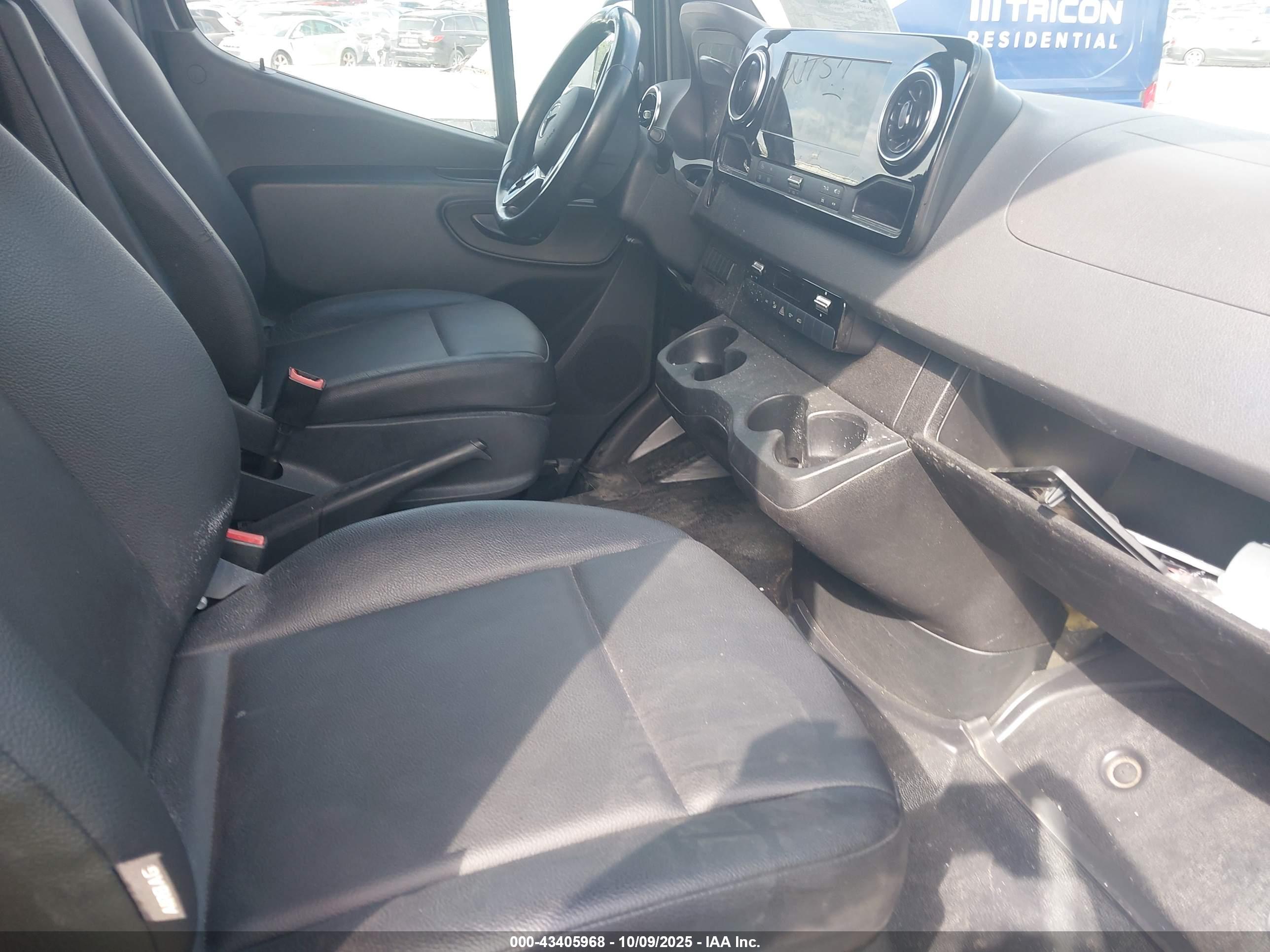 MERCEDES-BENZ SPRINTER image 5