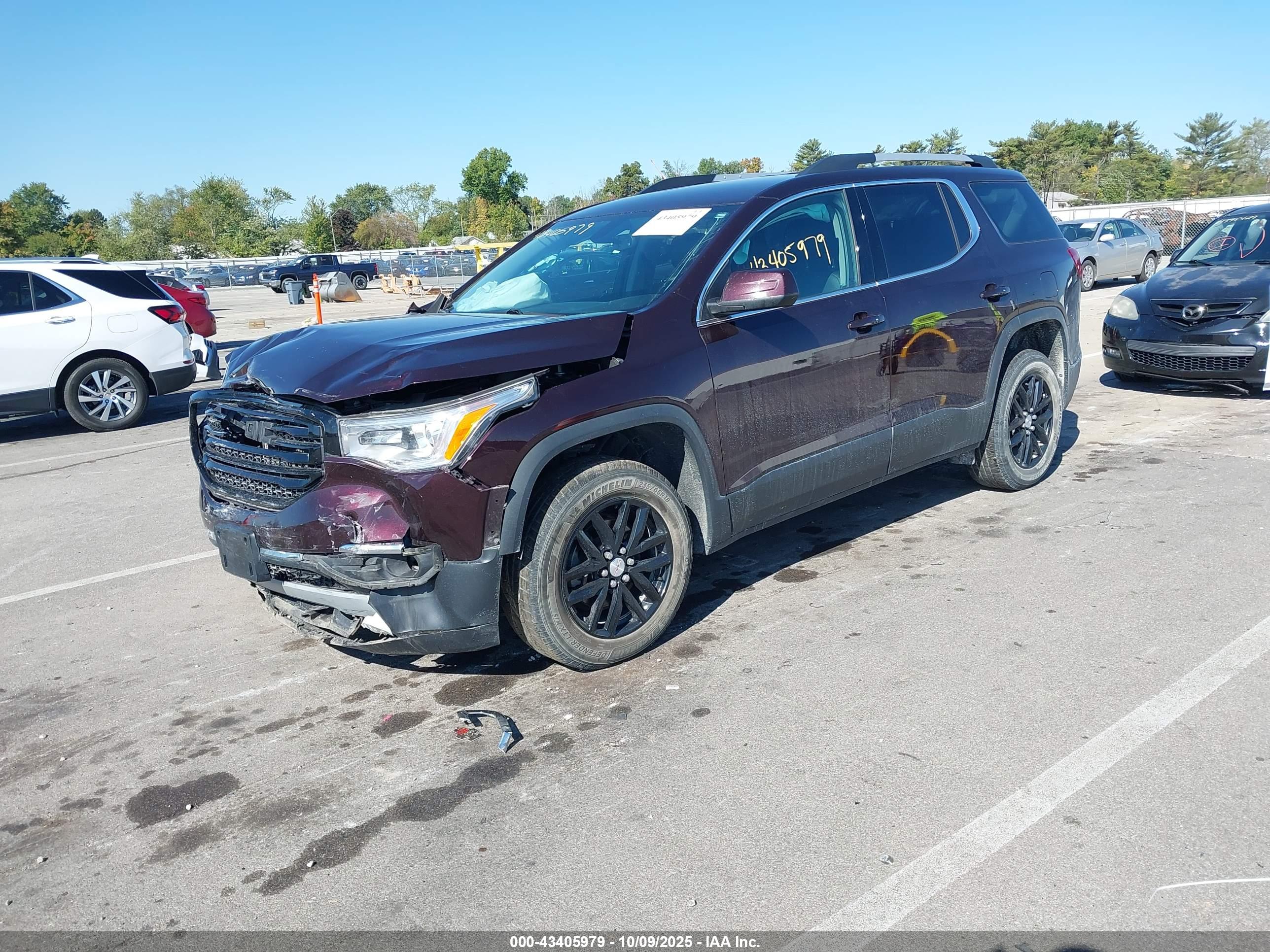 GMC ACADIA image 2