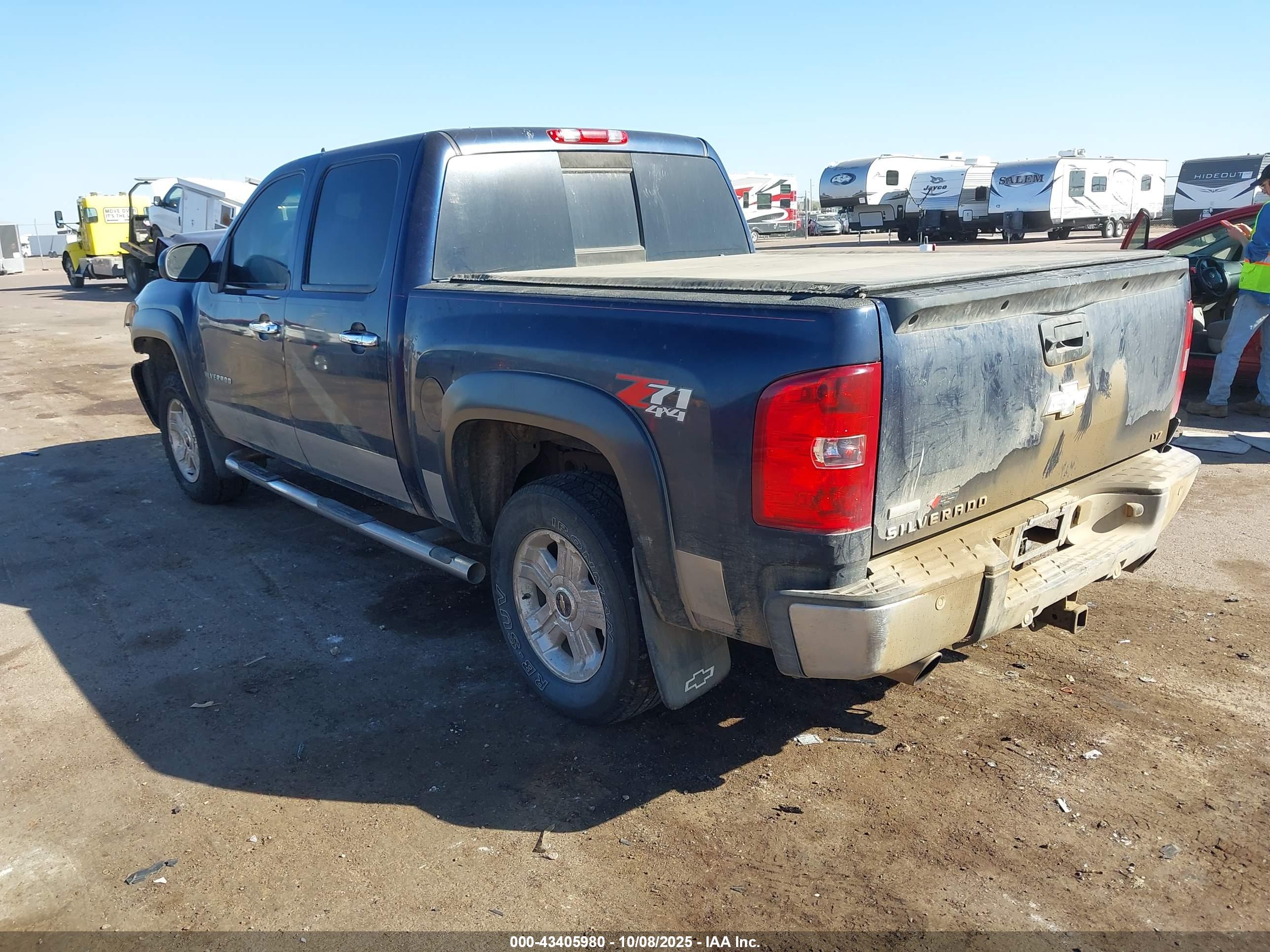 CHEVROLET SILVERADO image 3