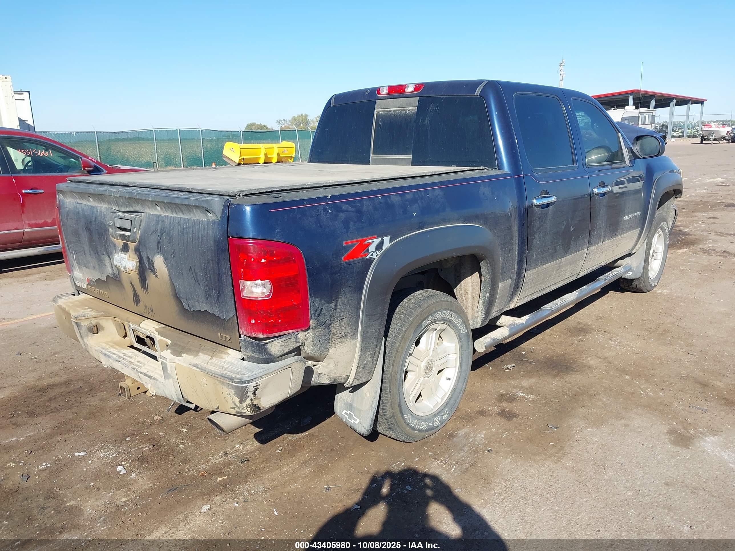 CHEVROLET SILVERADO image 4