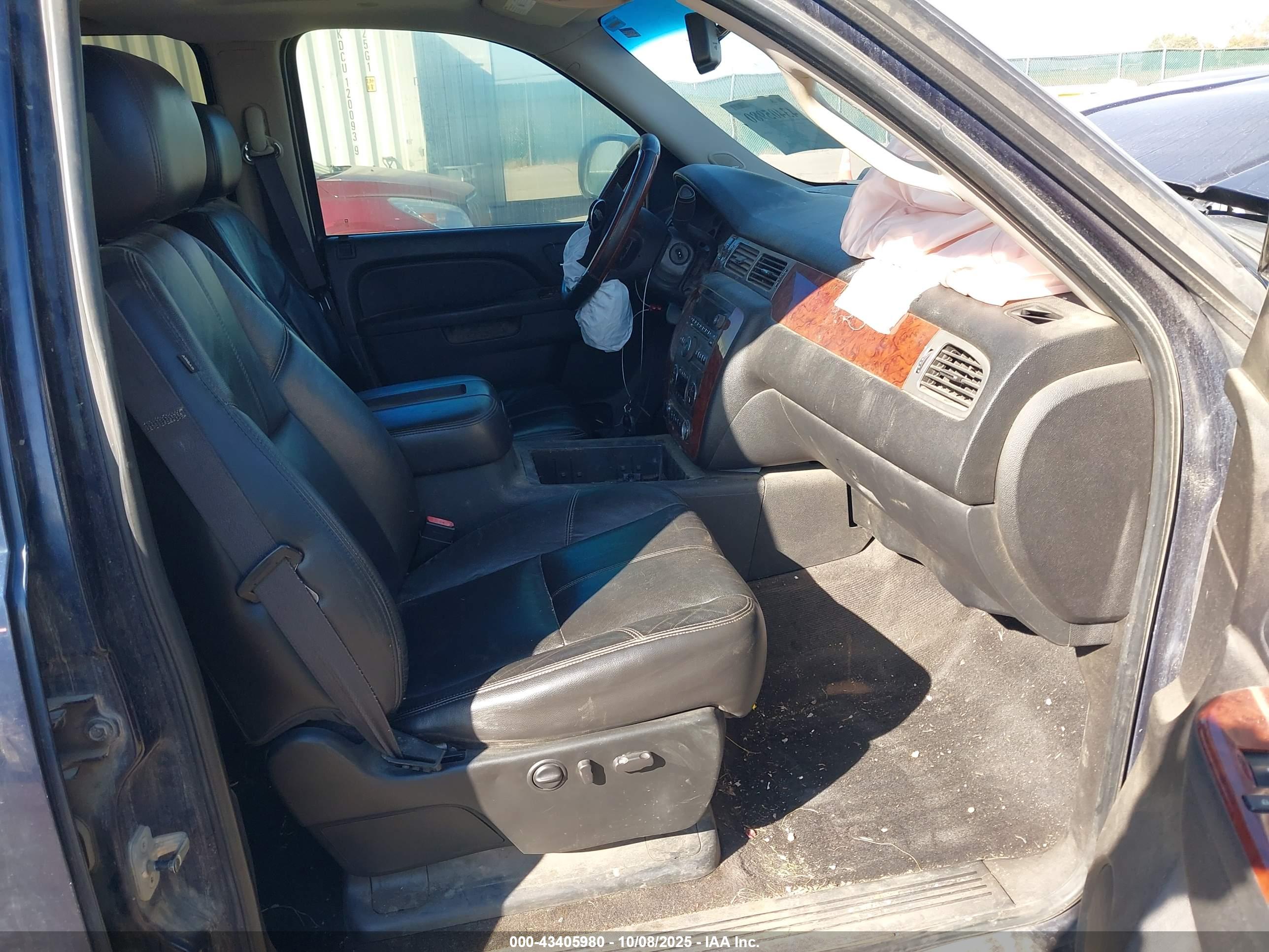 CHEVROLET SILVERADO image 5