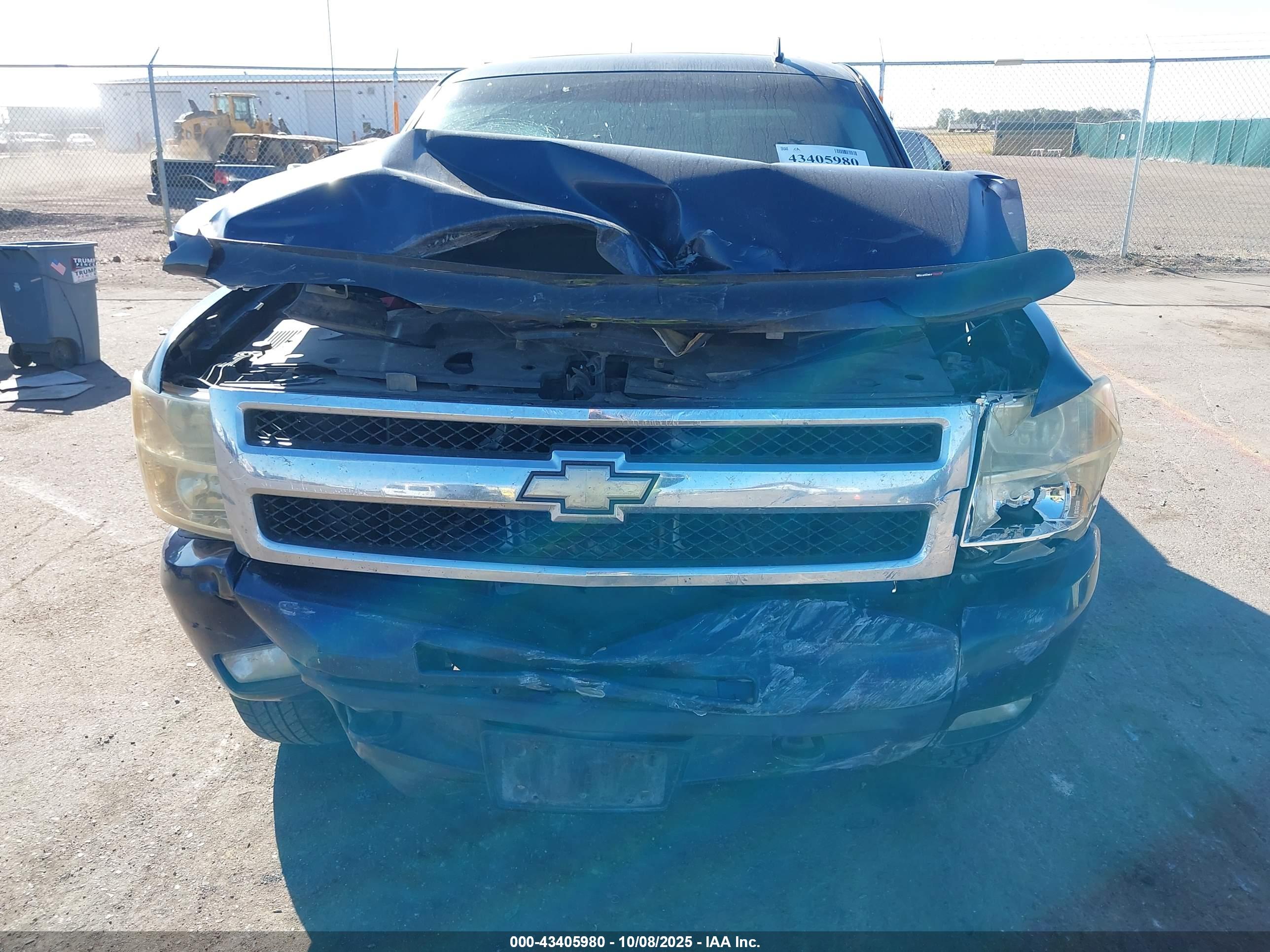 CHEVROLET SILVERADO image 6