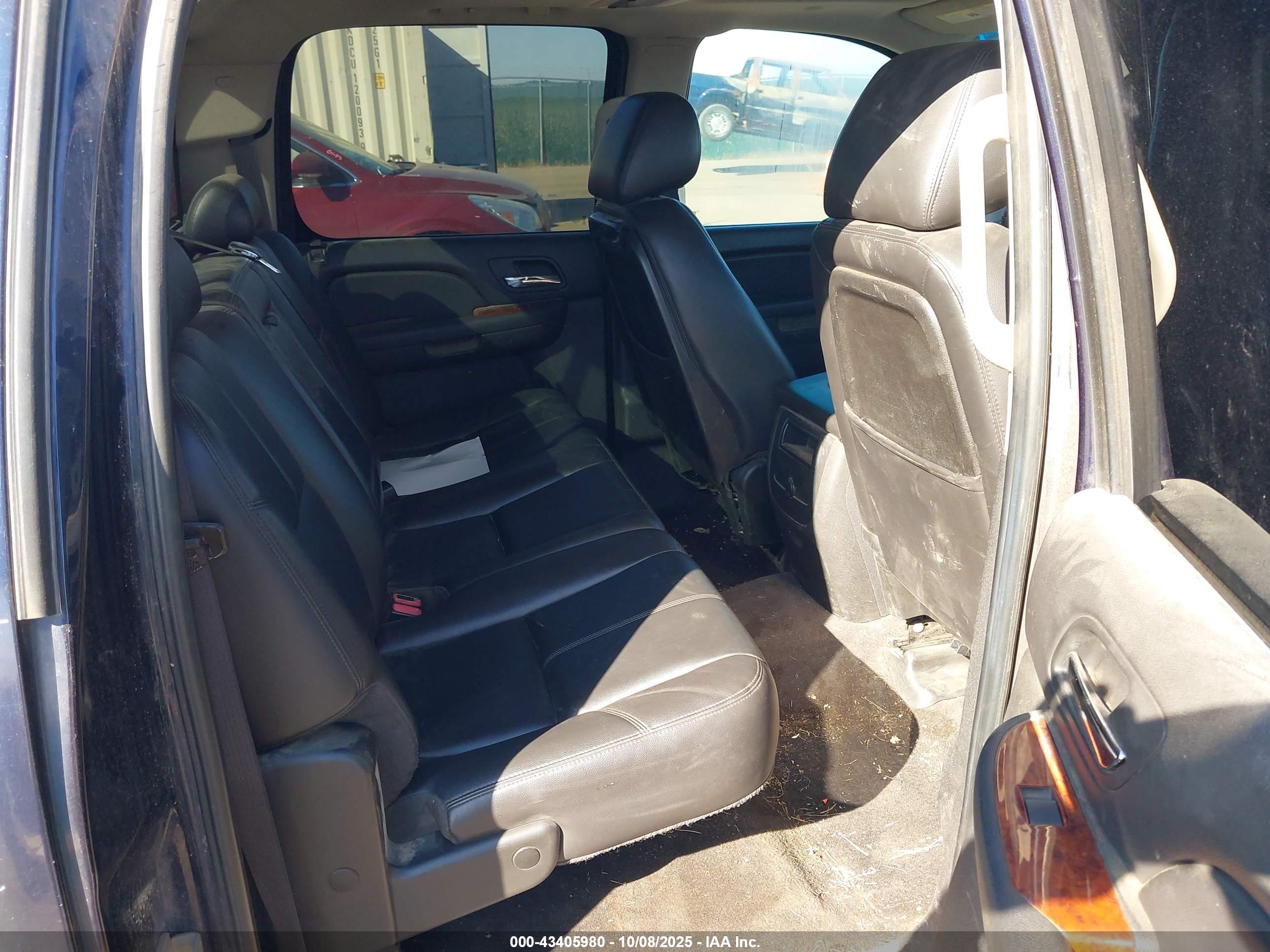 CHEVROLET SILVERADO image 8