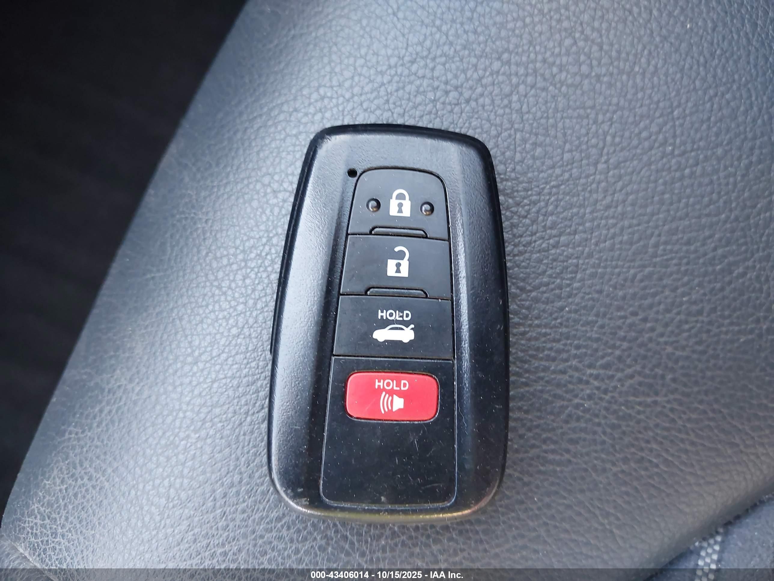 TOYOTA CAMRY image 11