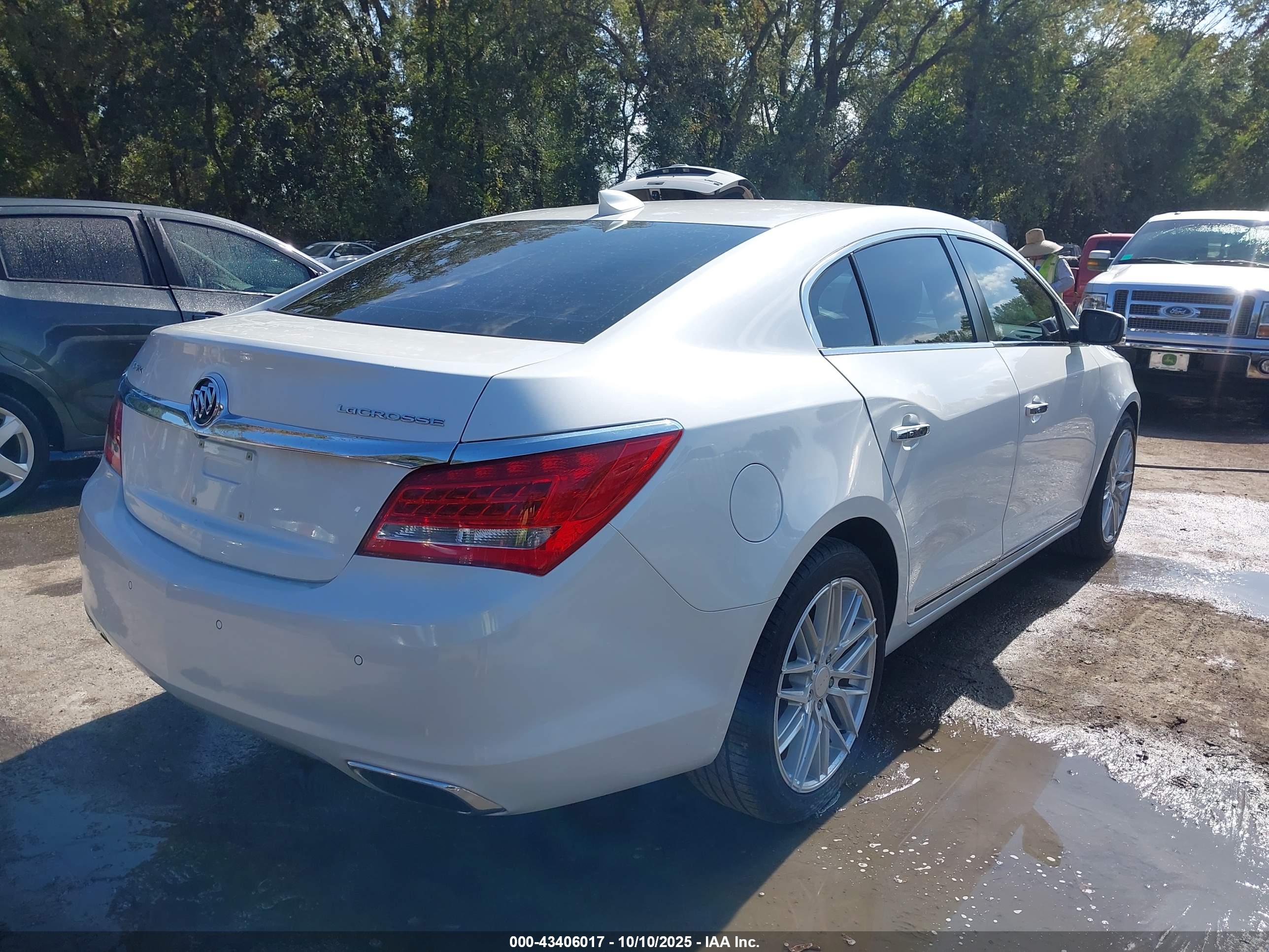 BUICK LACROSSE image 4