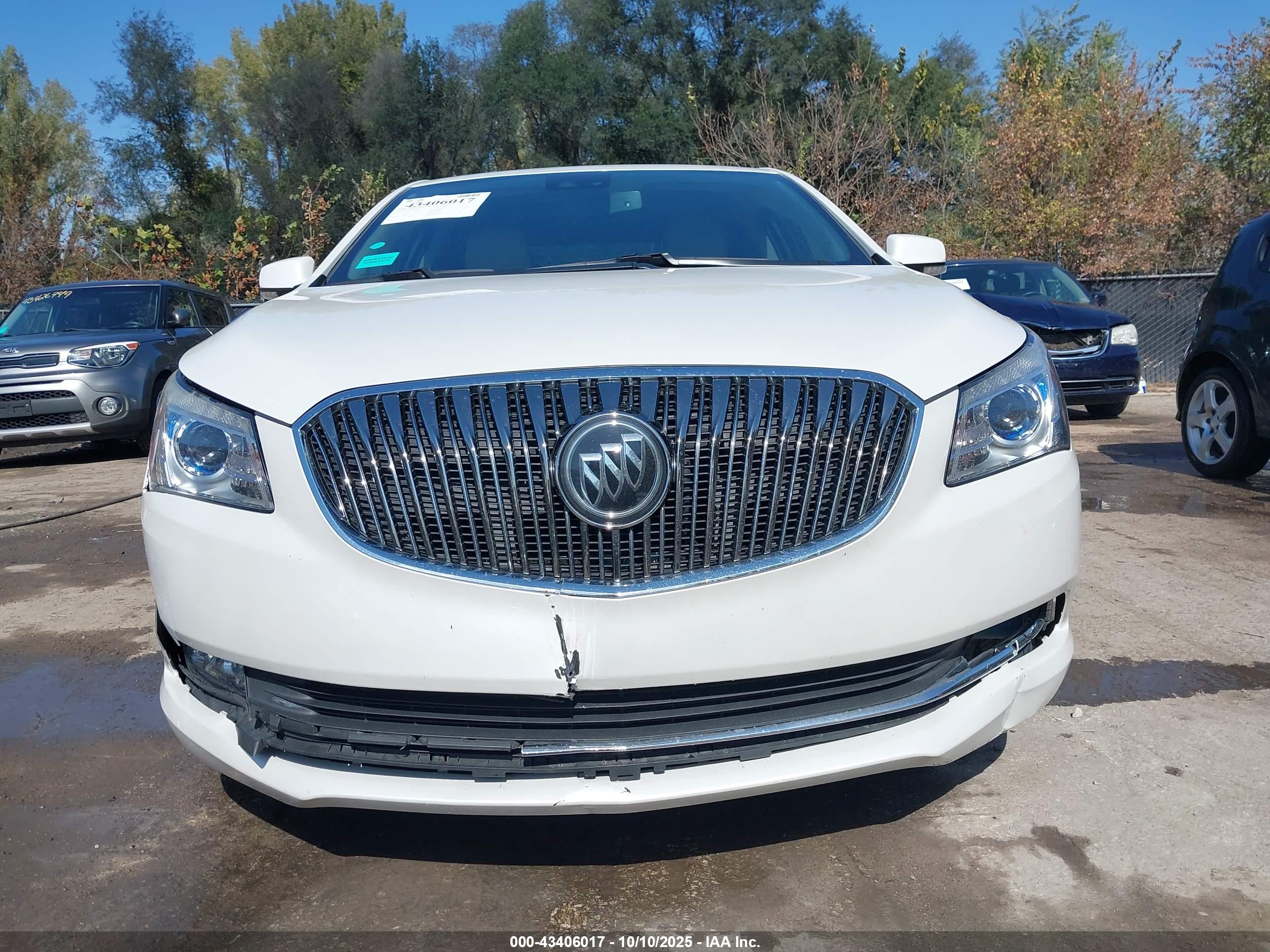 BUICK LACROSSE image 6