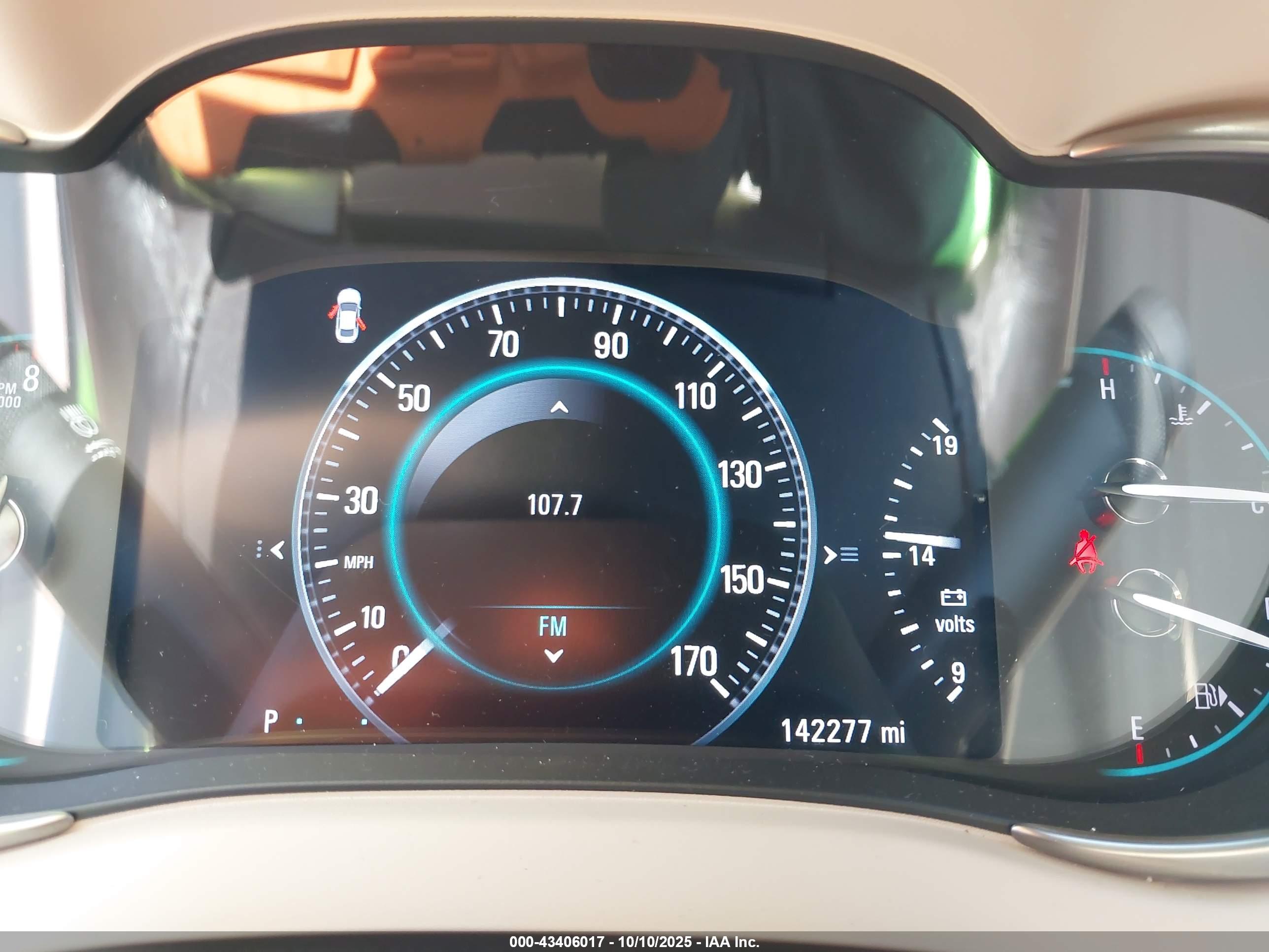 BUICK LACROSSE image 7
