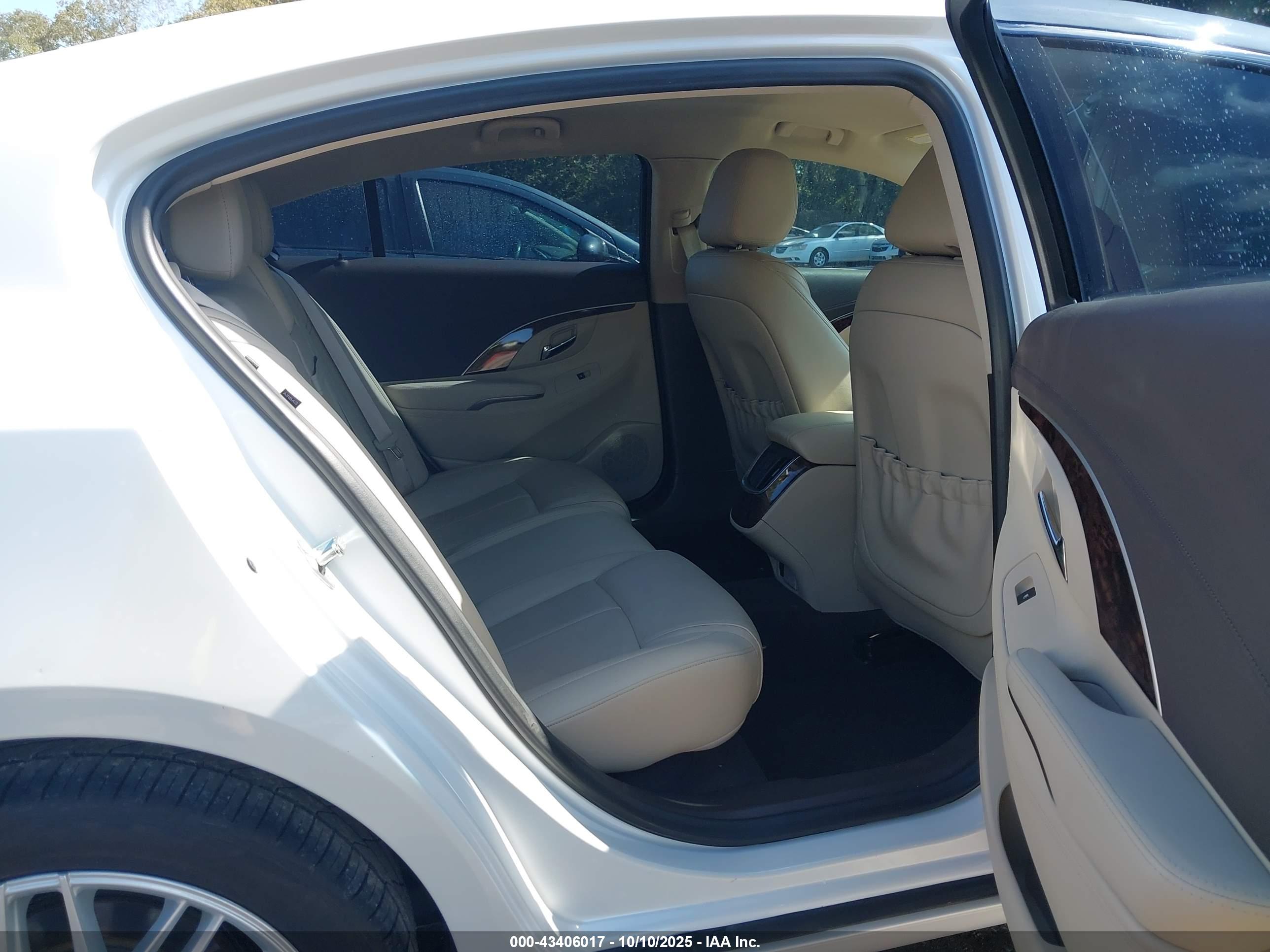 BUICK LACROSSE image 8