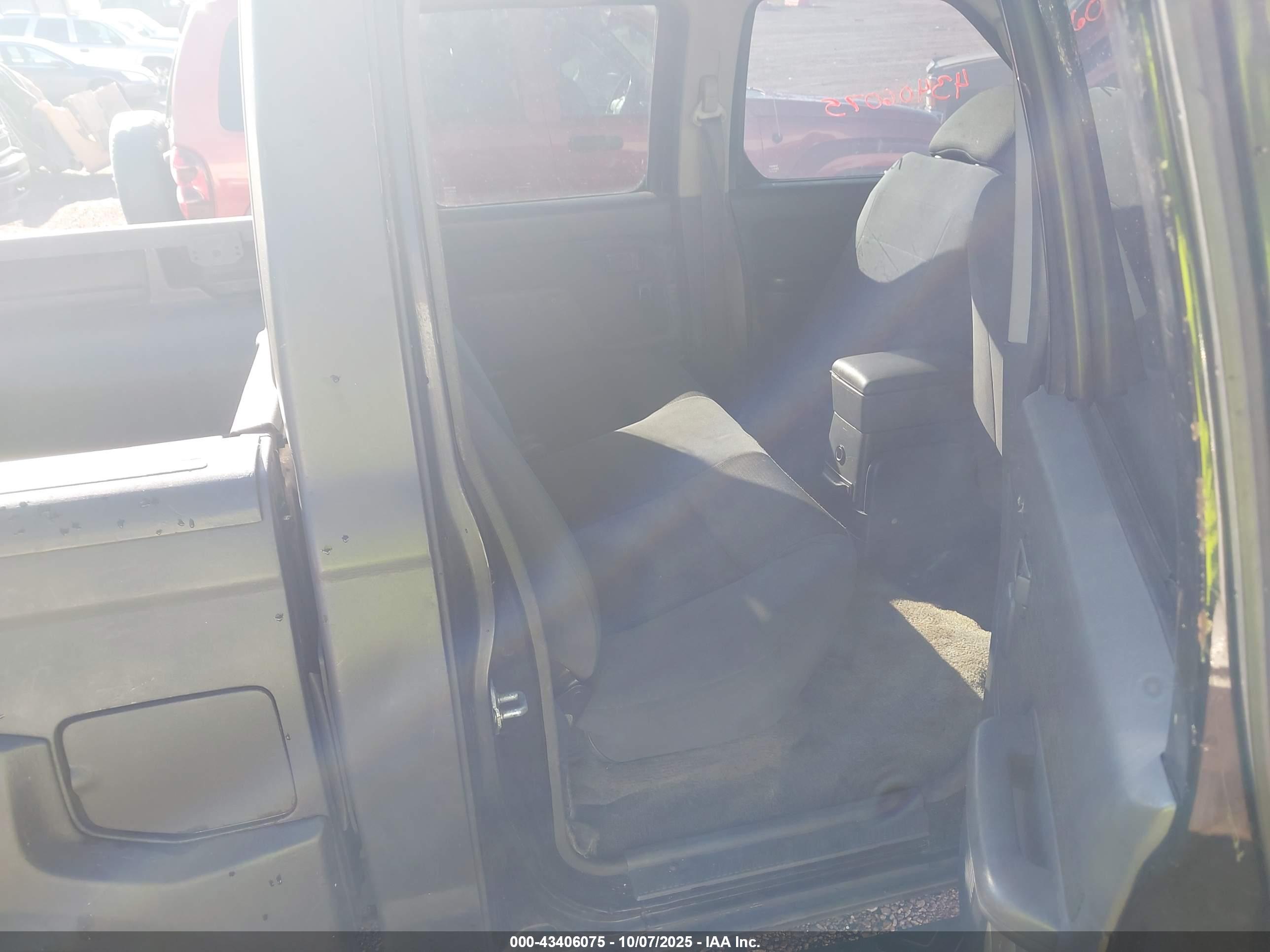 NISSAN FRONTIER image 8