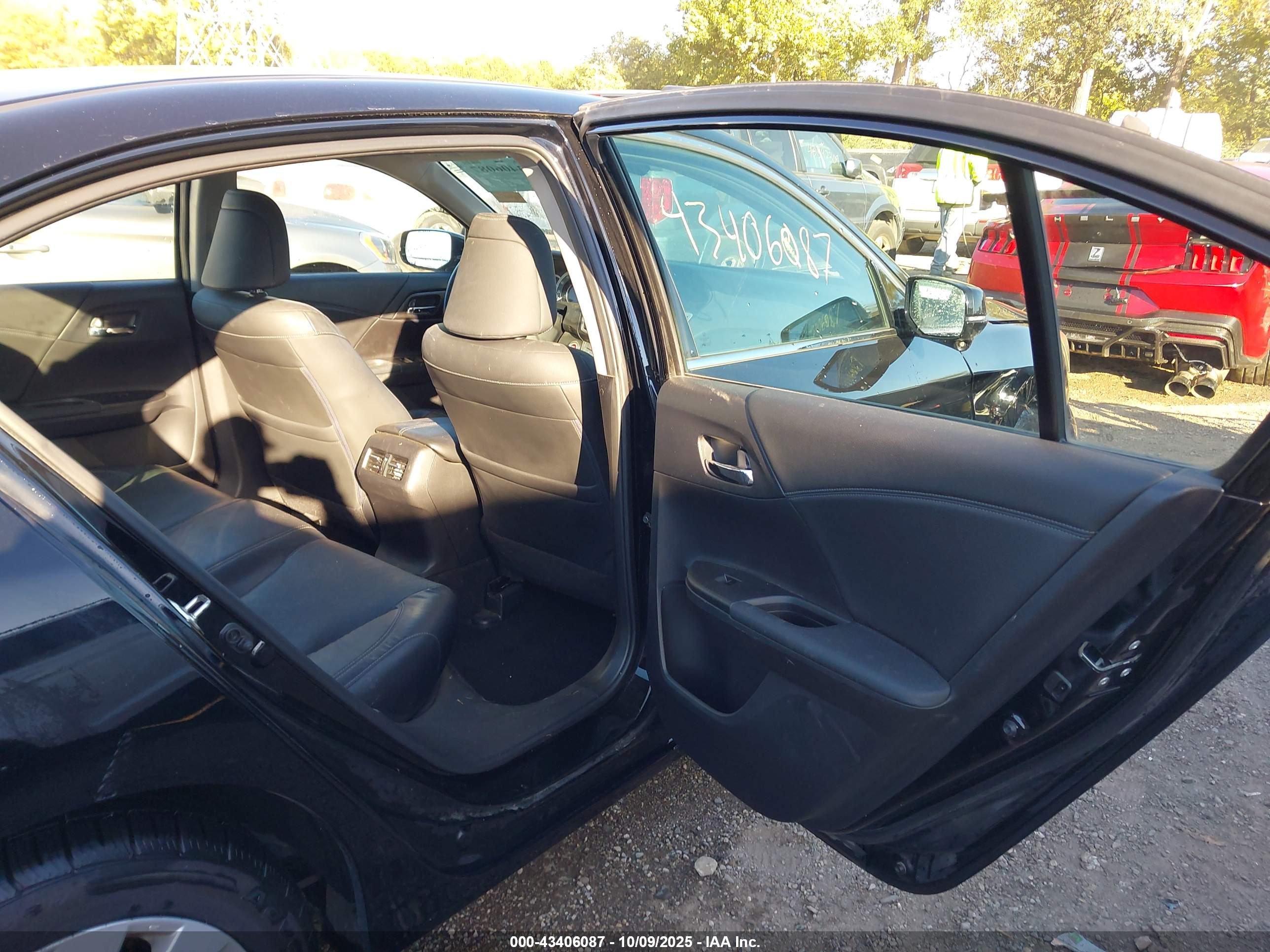 HONDA ACCORD image 8