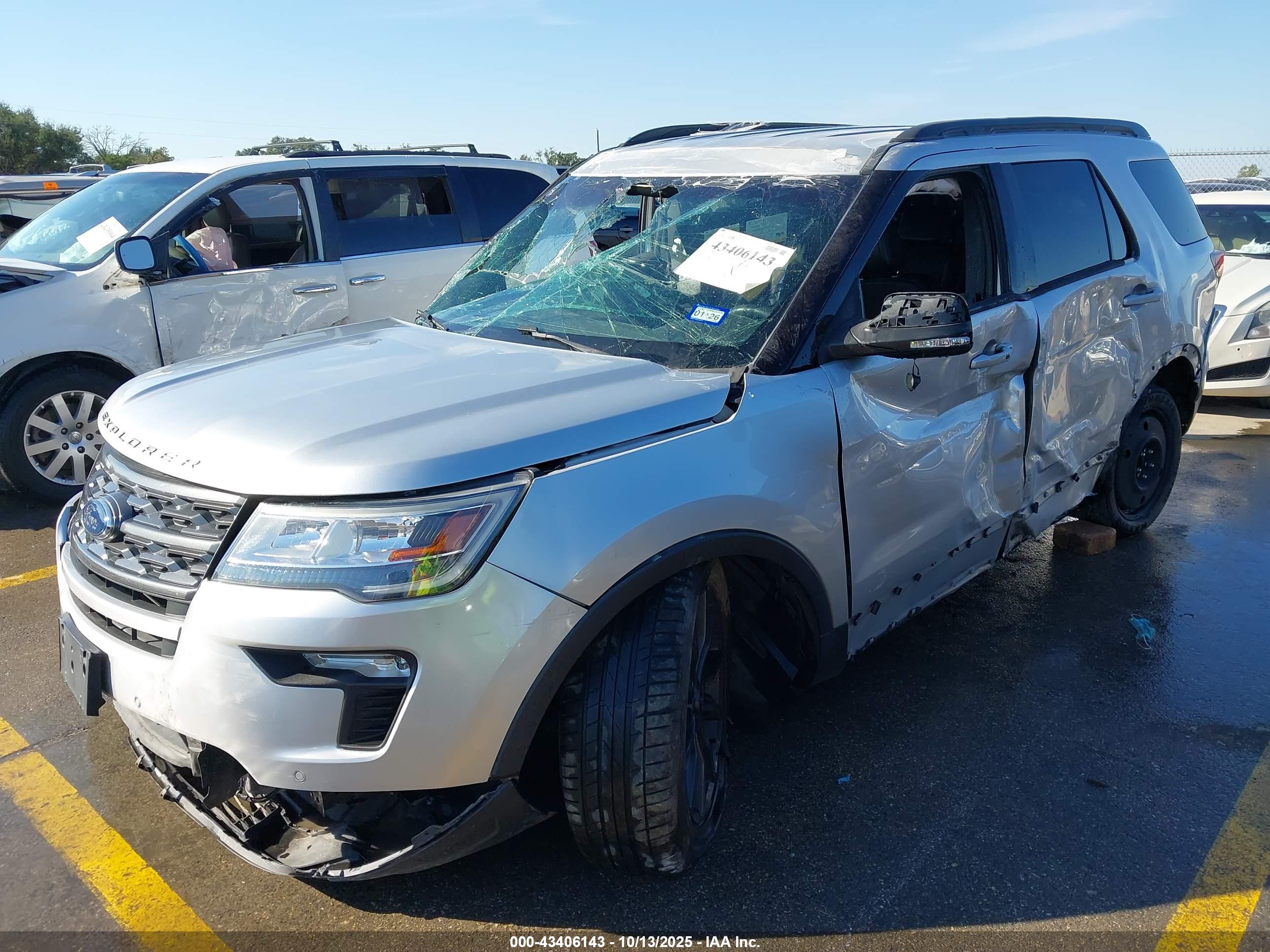 FORD EXPLORER image 2