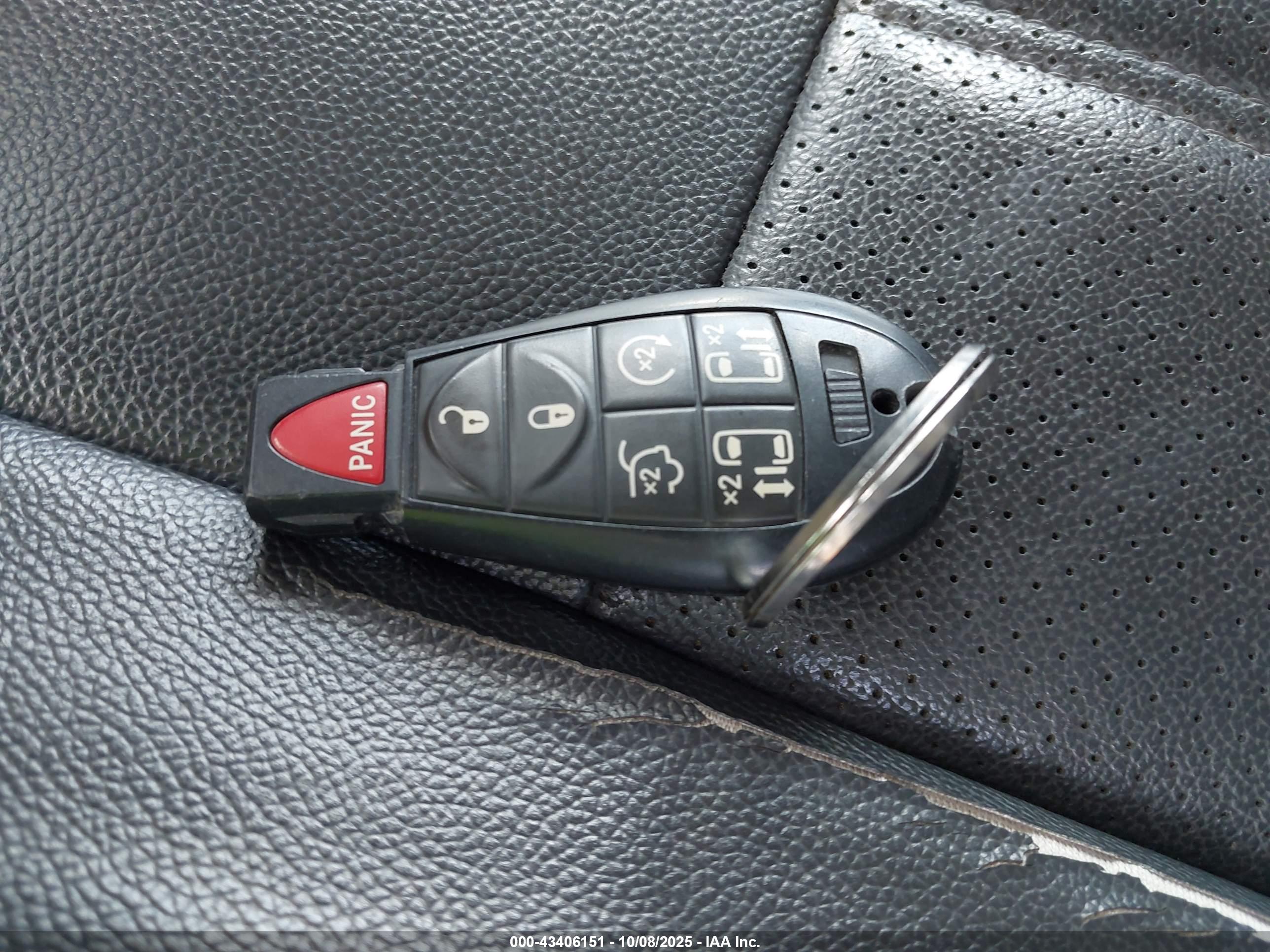 CHRYSLER TOWN image 11