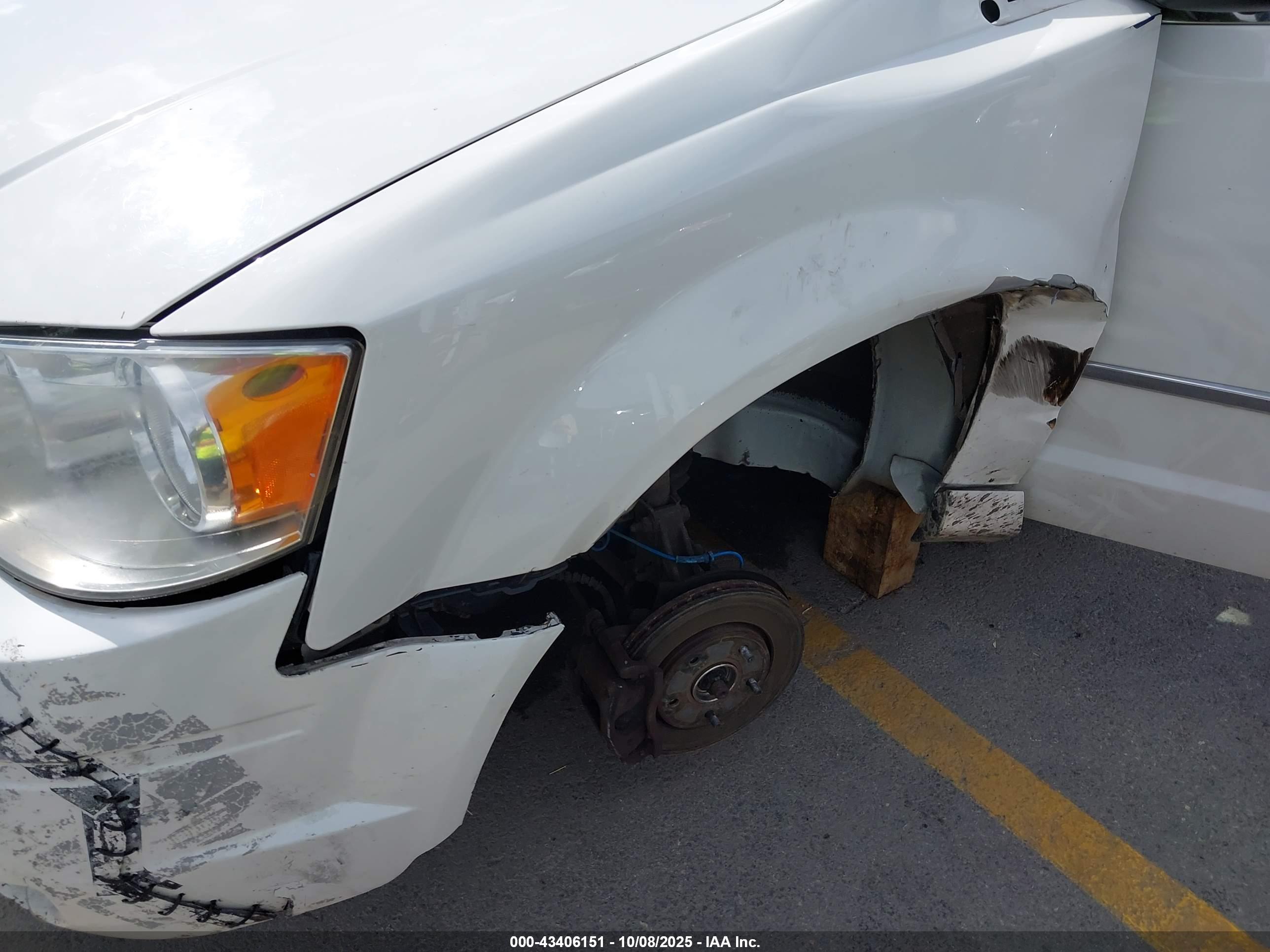 CHRYSLER TOWN image 6