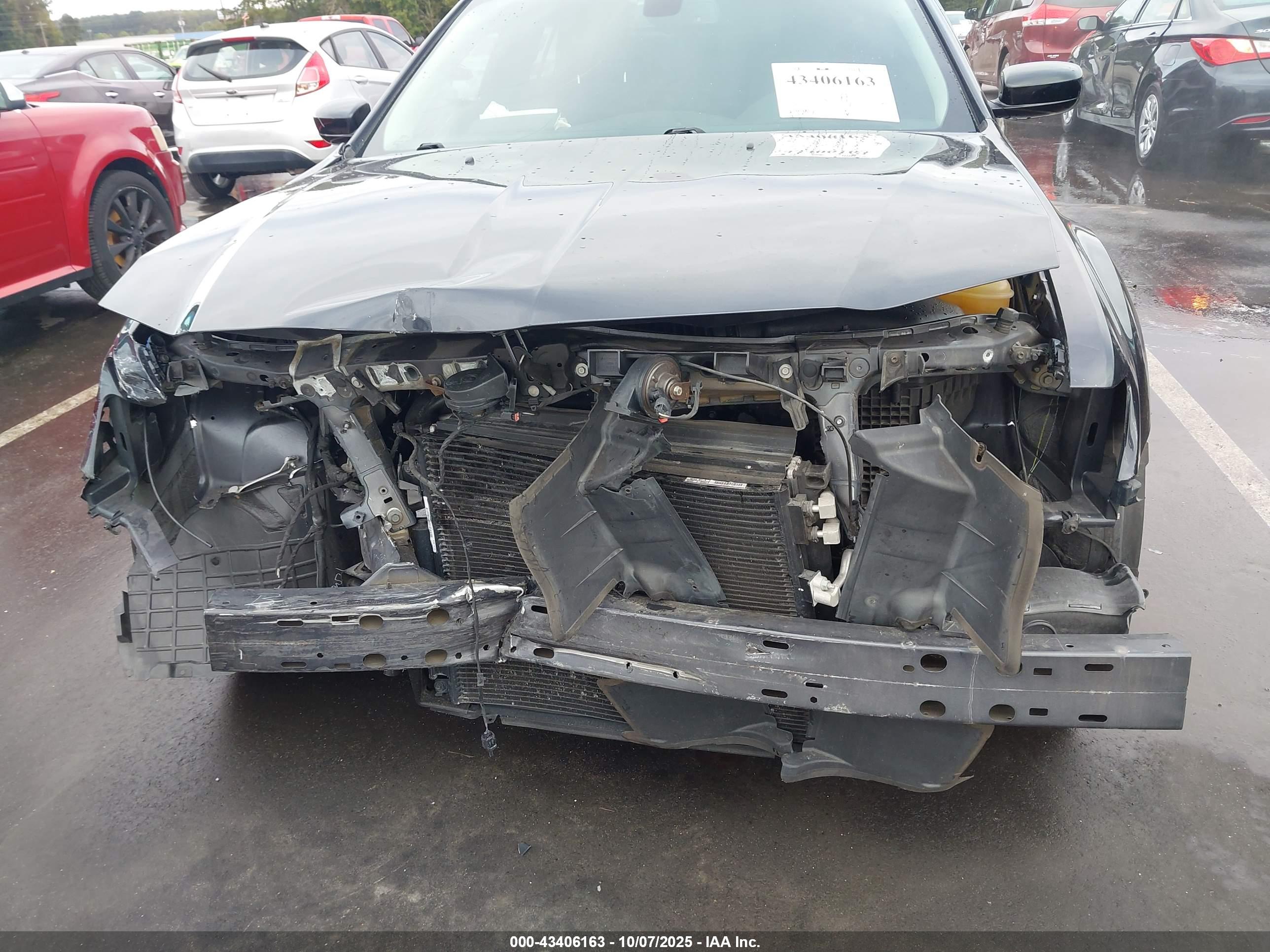 CHRYSLER 300 image 6