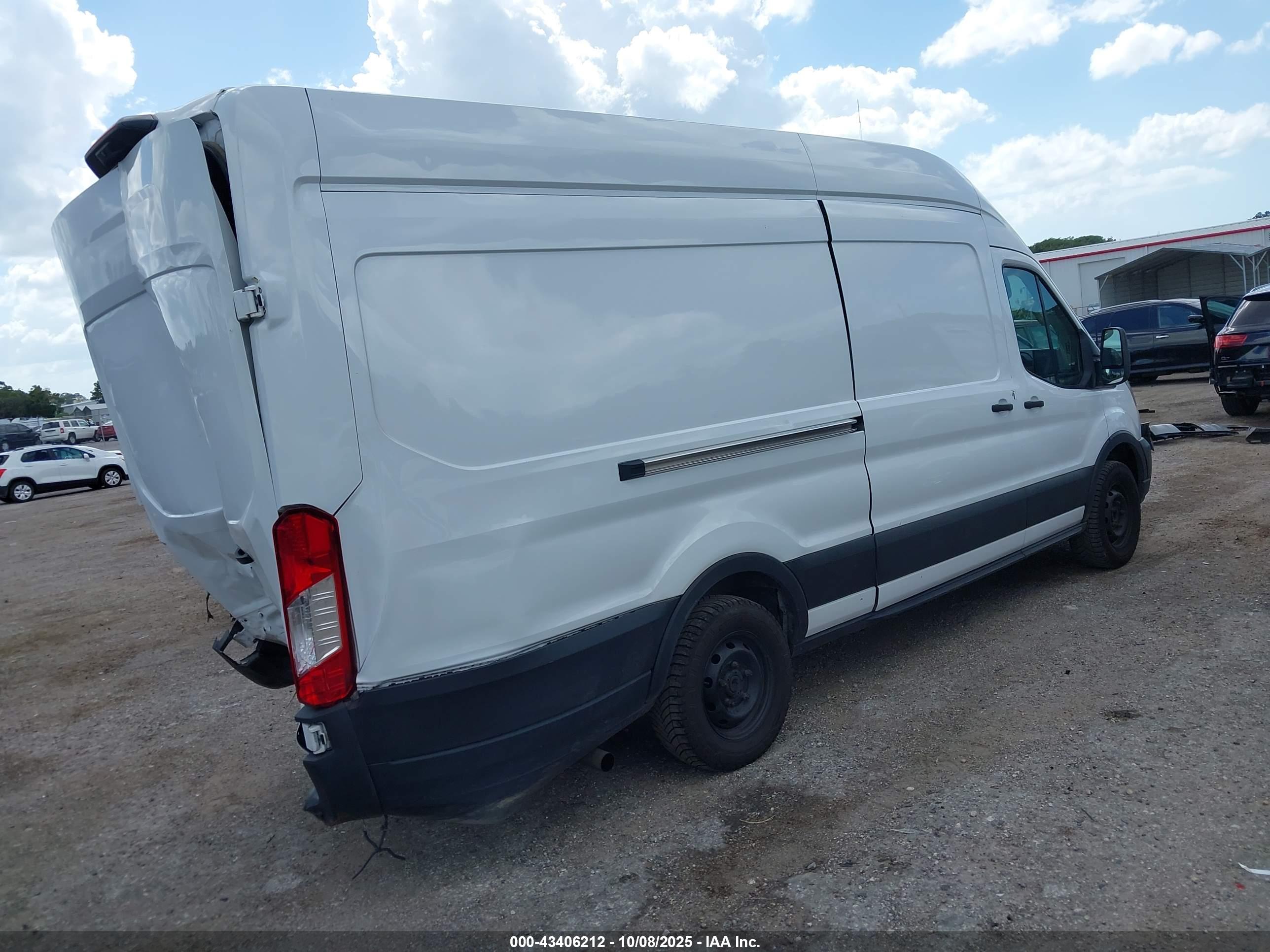FORD TRANSIT-350 image 4