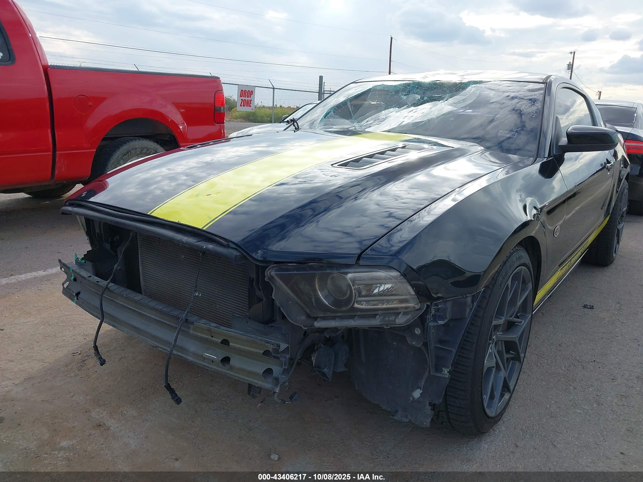 FORD MUSTANG image 6