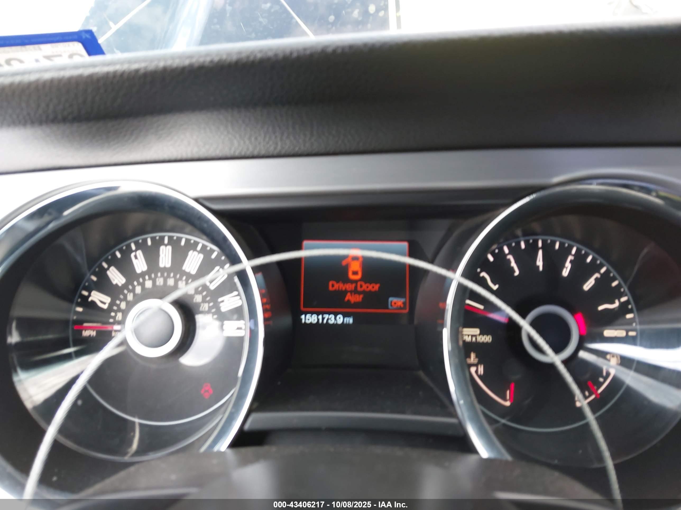 FORD MUSTANG image 7