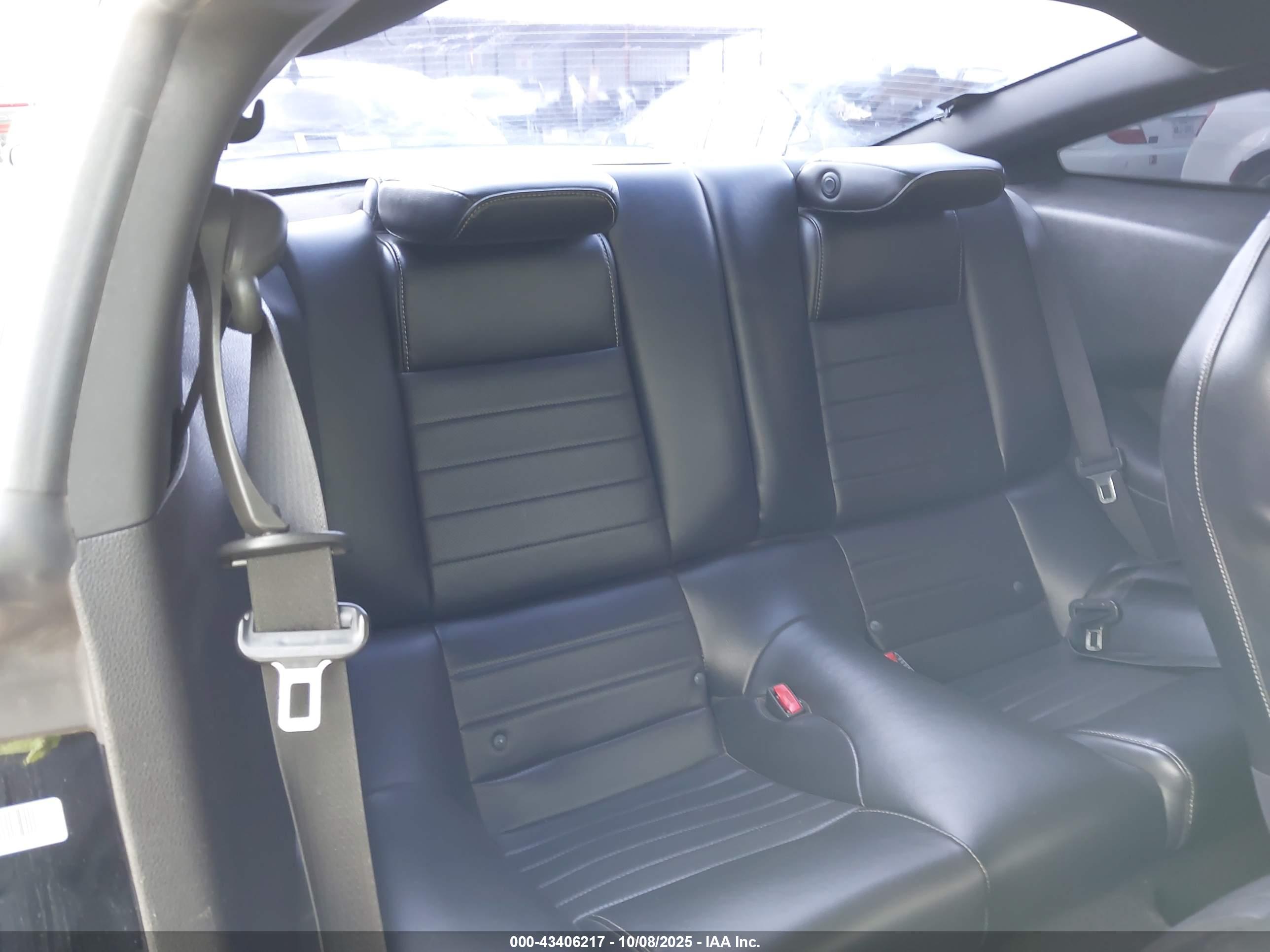 FORD MUSTANG image 8