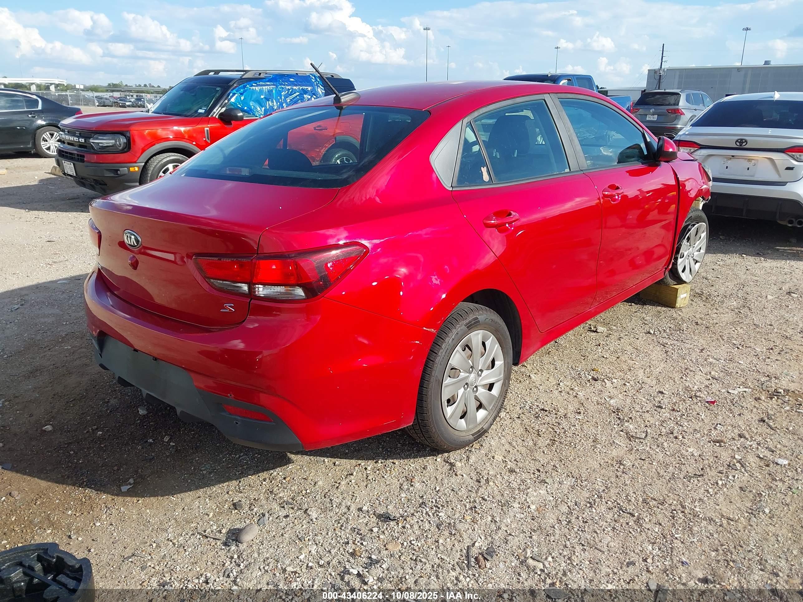 KIA RIO image 4