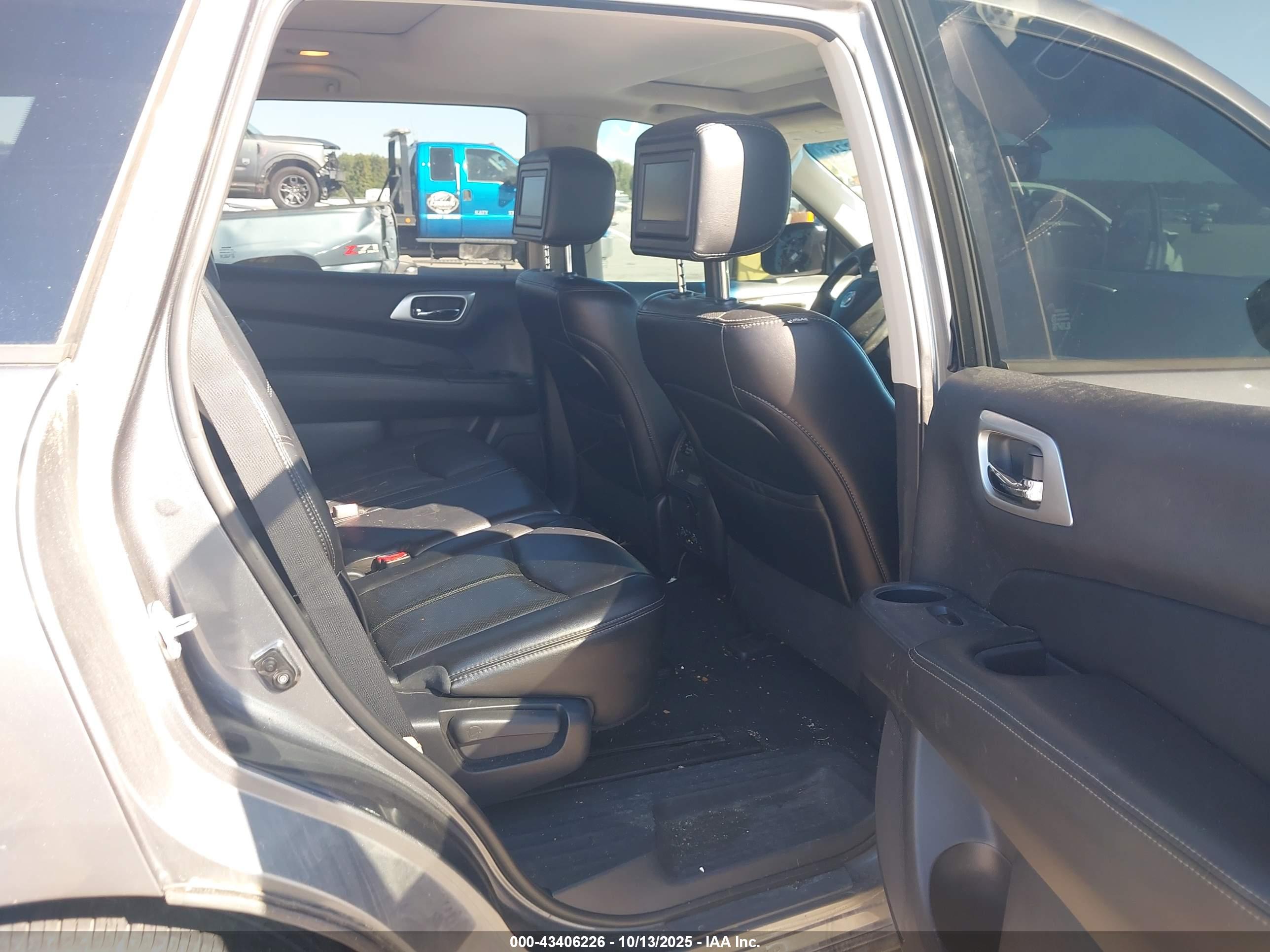 NISSAN PATHFINDER image 8