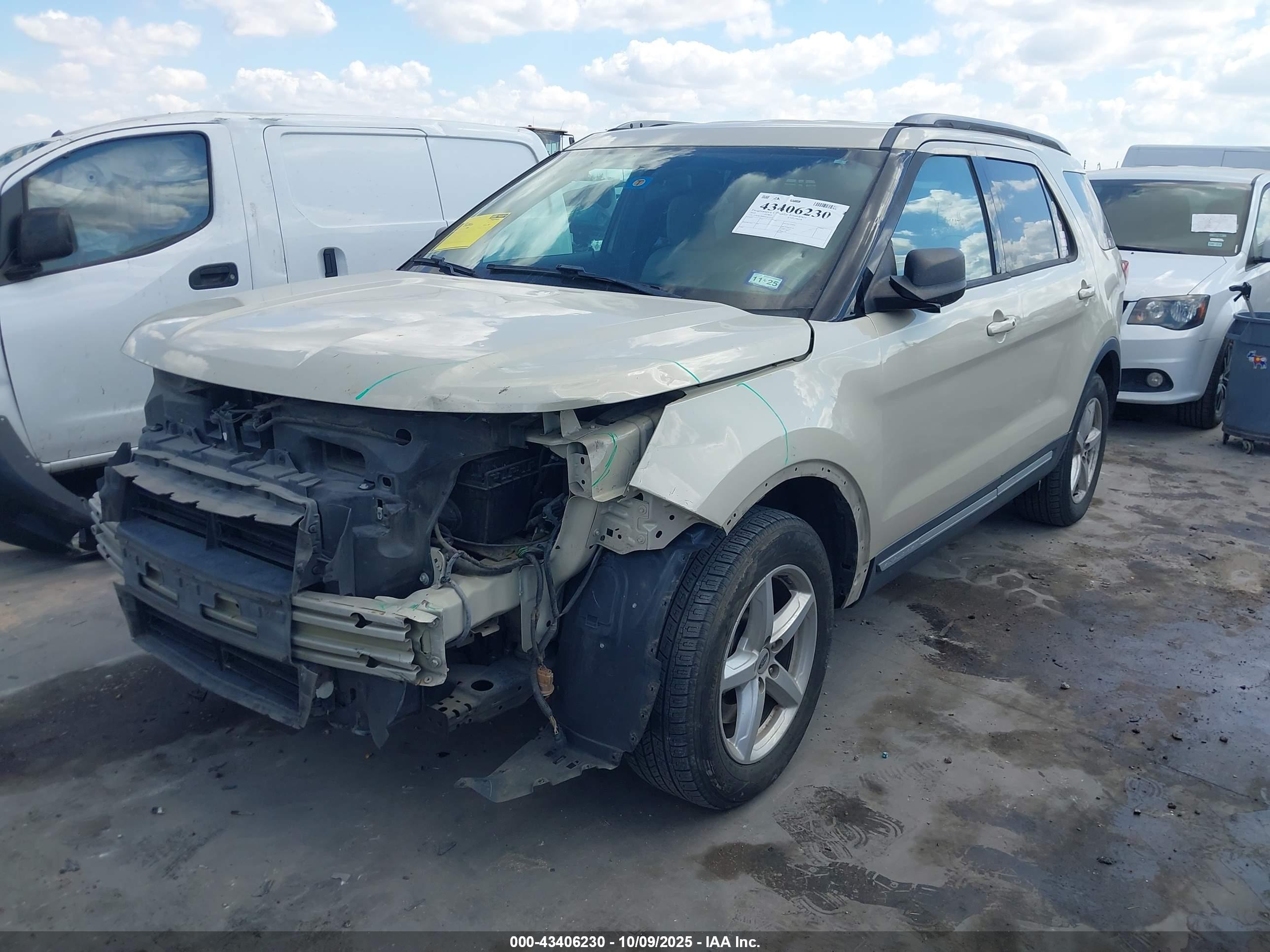 FORD EXPLORER image 2