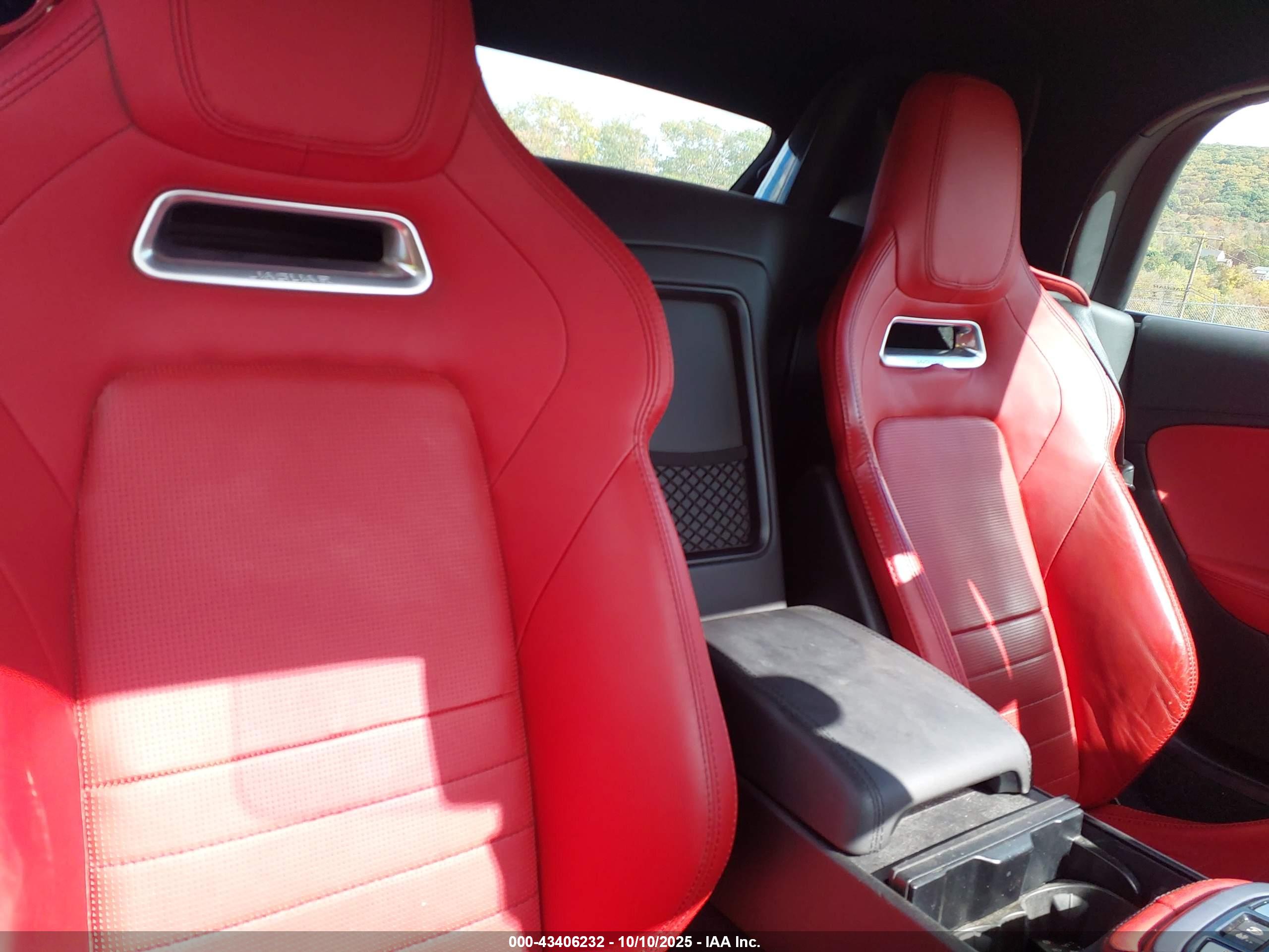 JAGUAR F-TYPE image 8