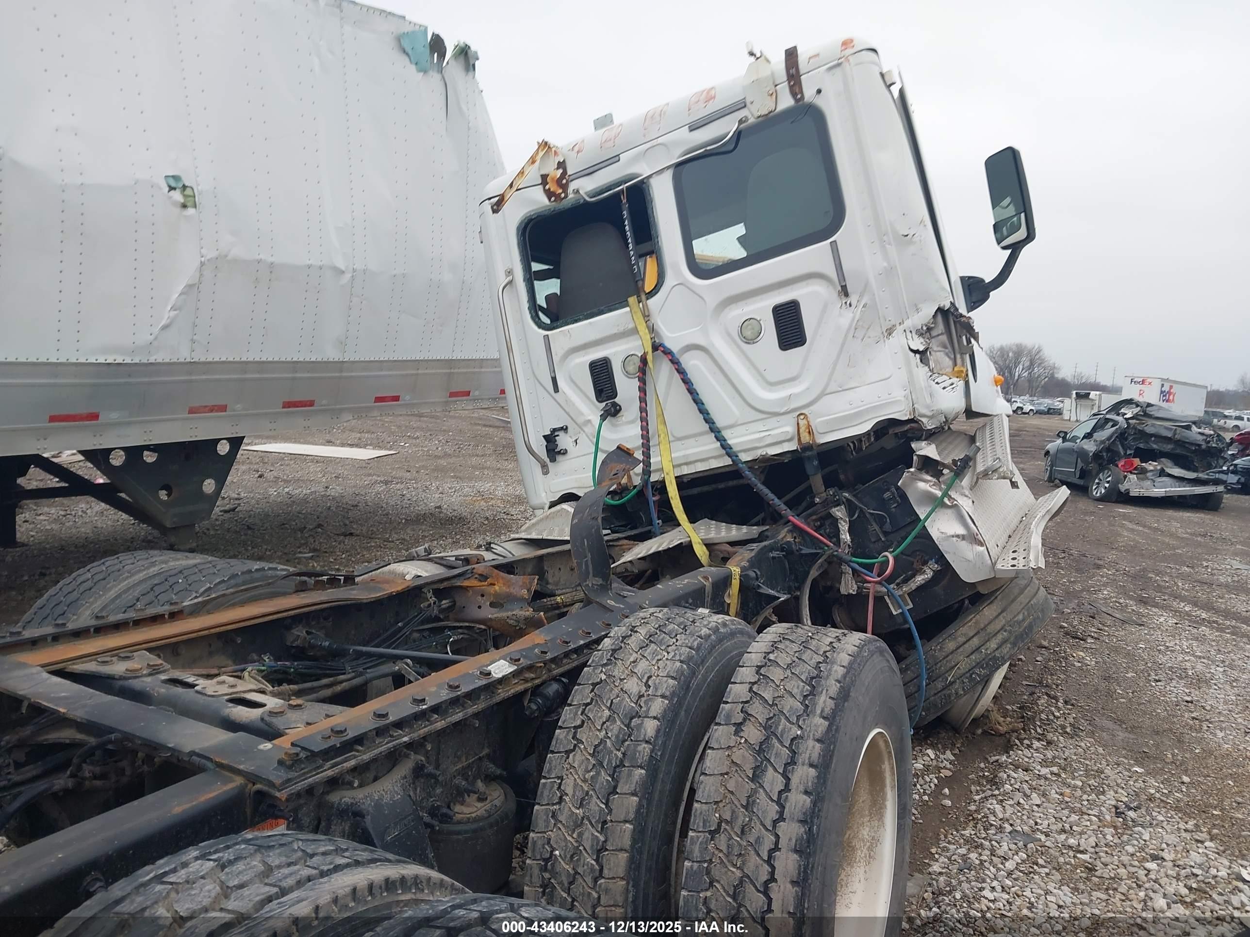 FREIGHTLINER CASCADIA image 7