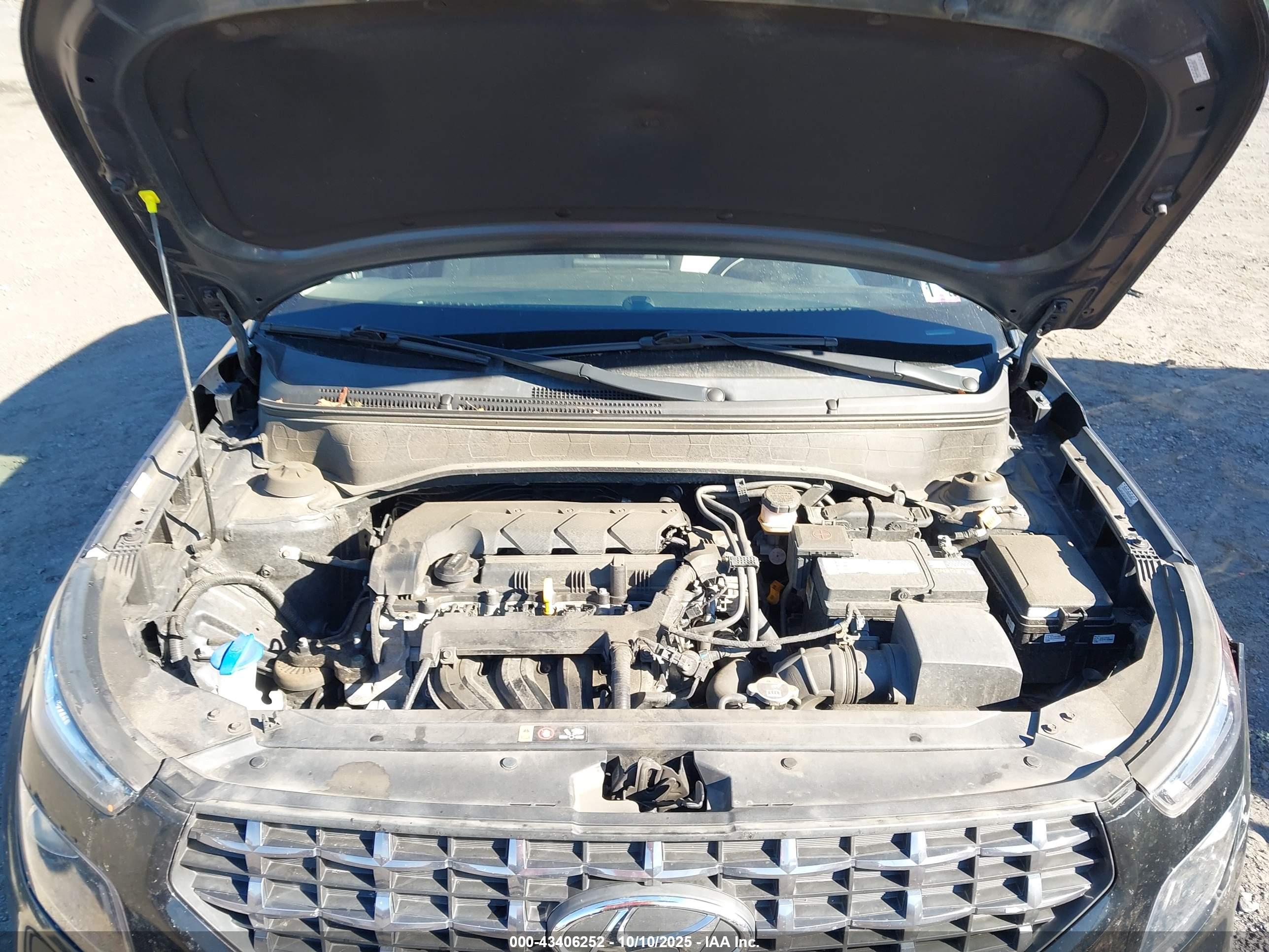 HYUNDAI VENUE image 10