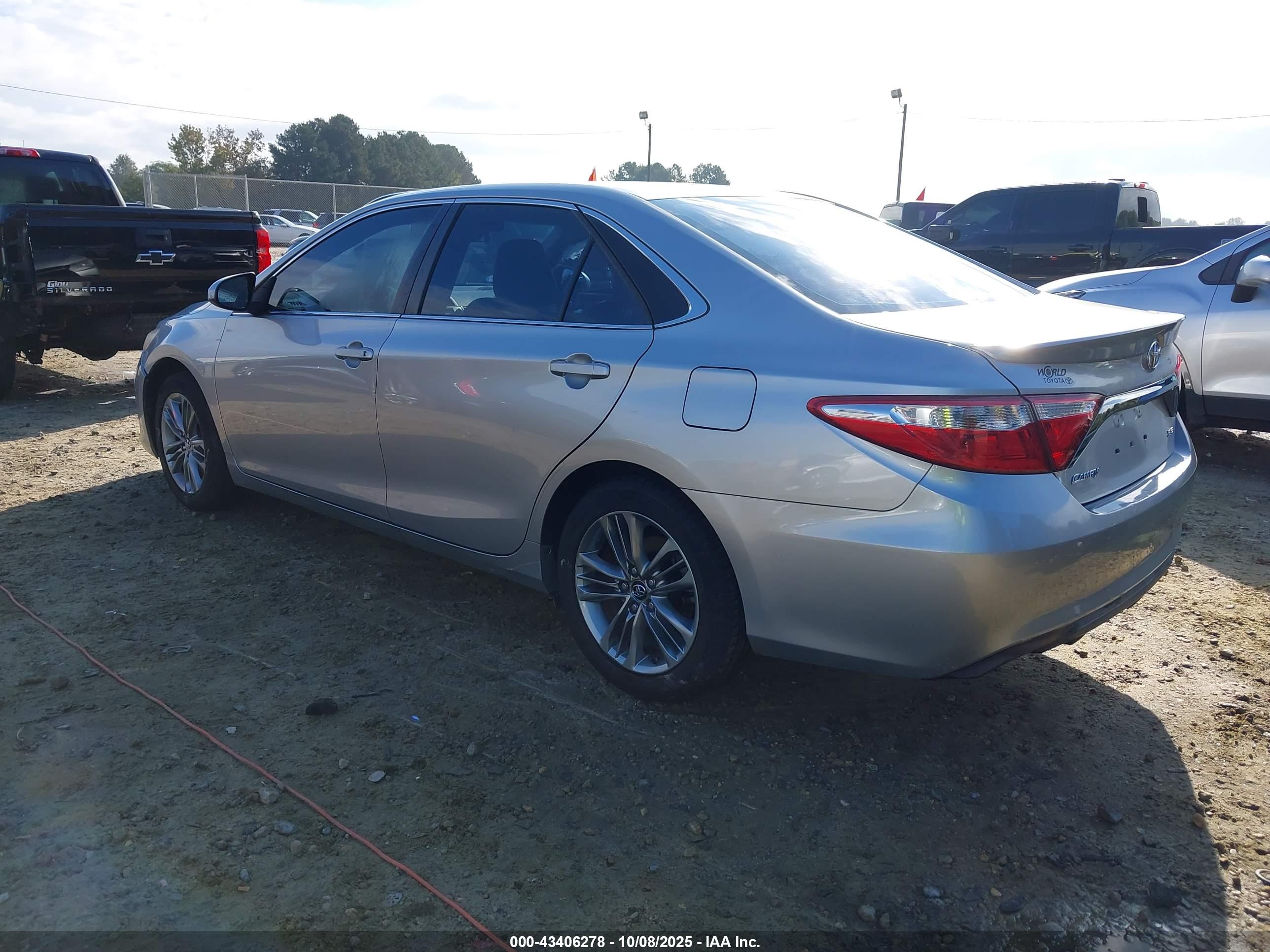 TOYOTA CAMRY image 3