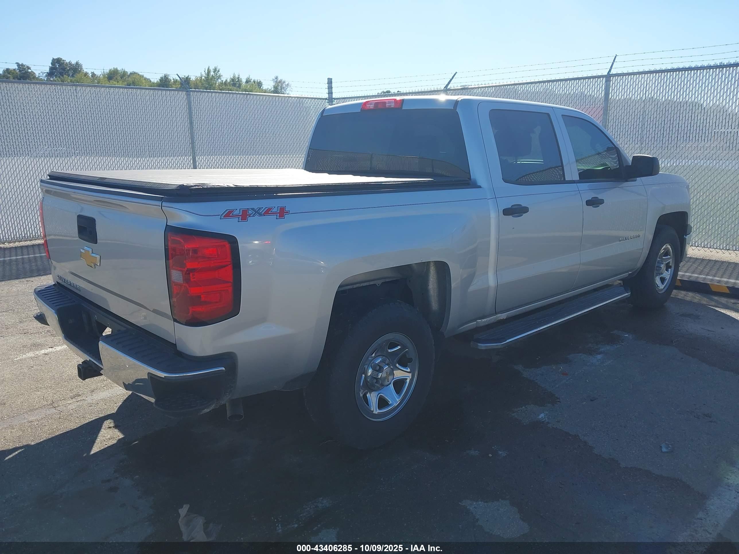 CHEVROLET SILVERADO image 4
