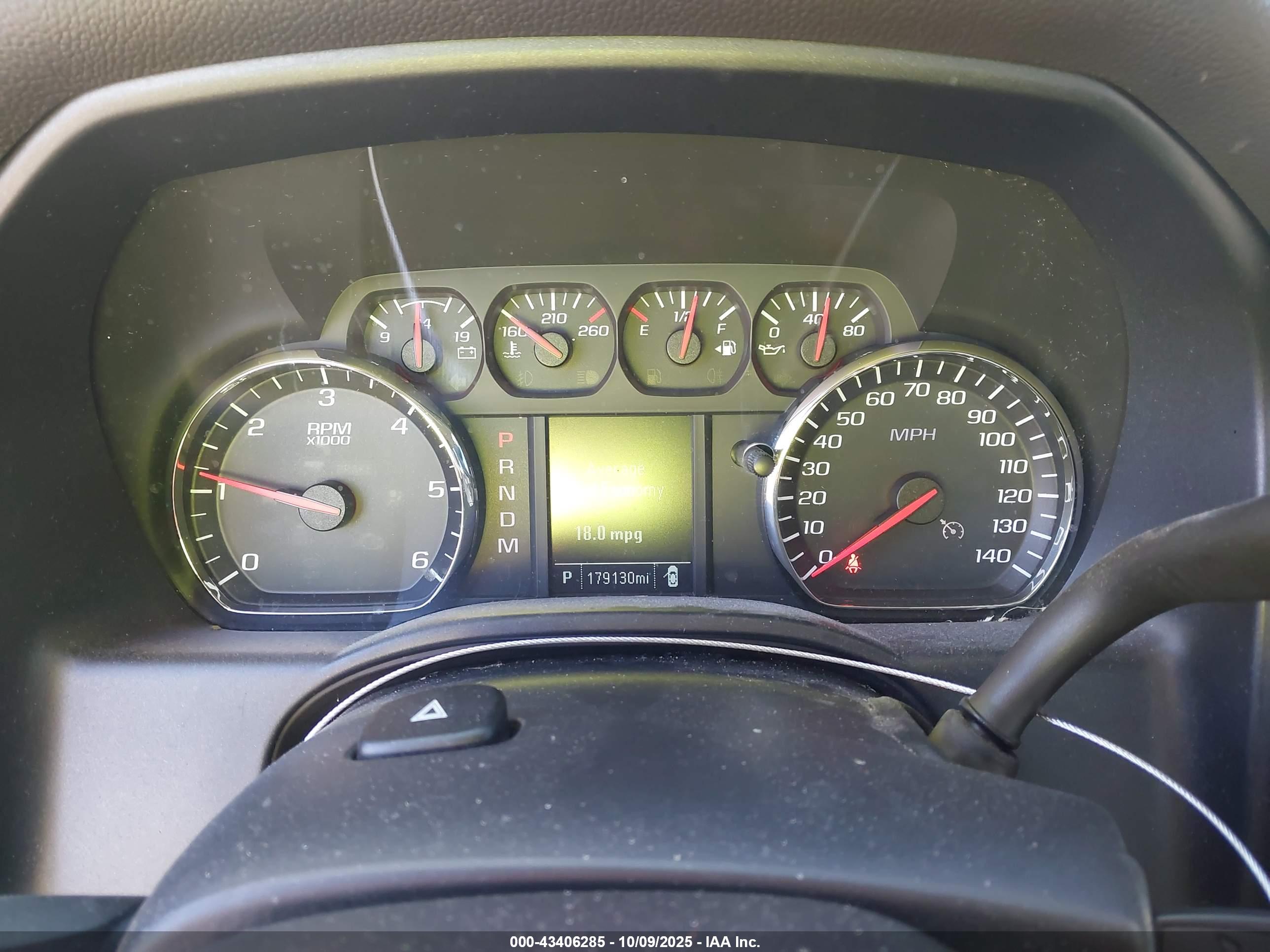 CHEVROLET SILVERADO image 7