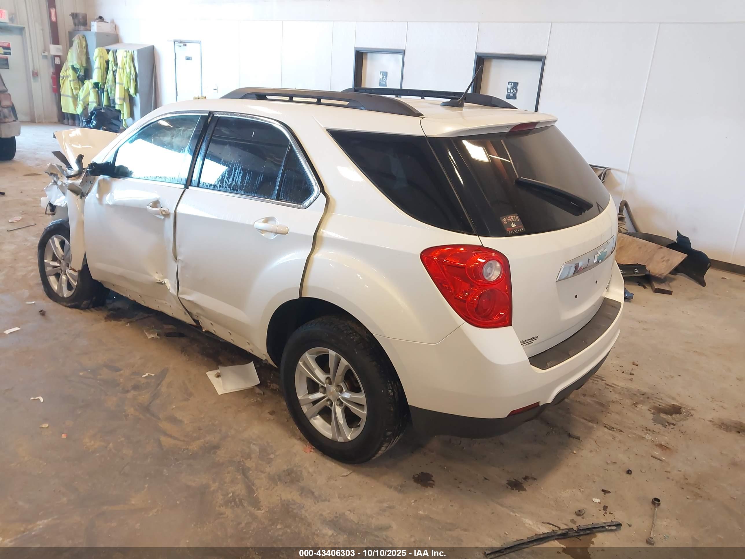 CHEVROLET EQUINOX image 3