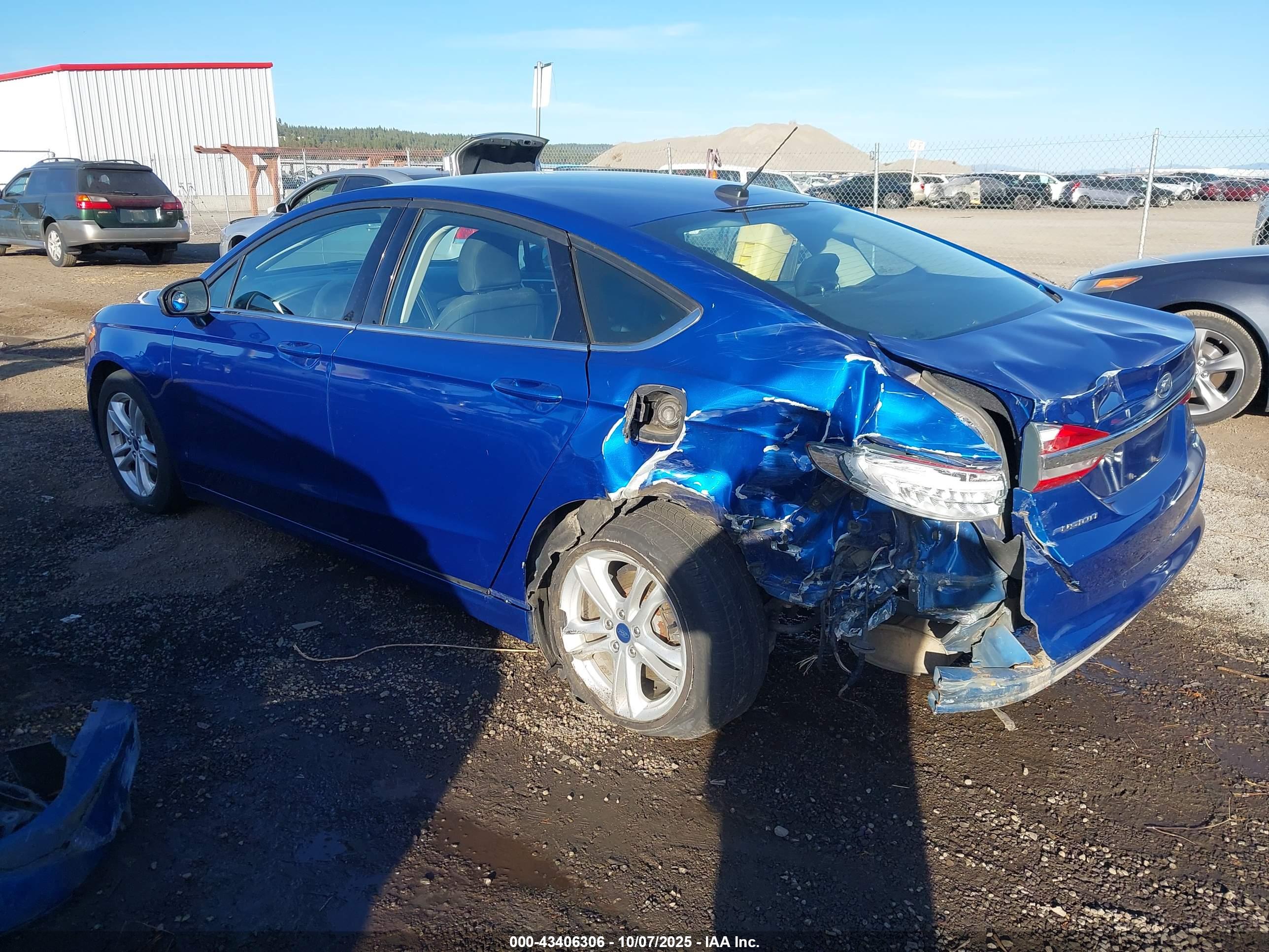 FORD FUSION image 3