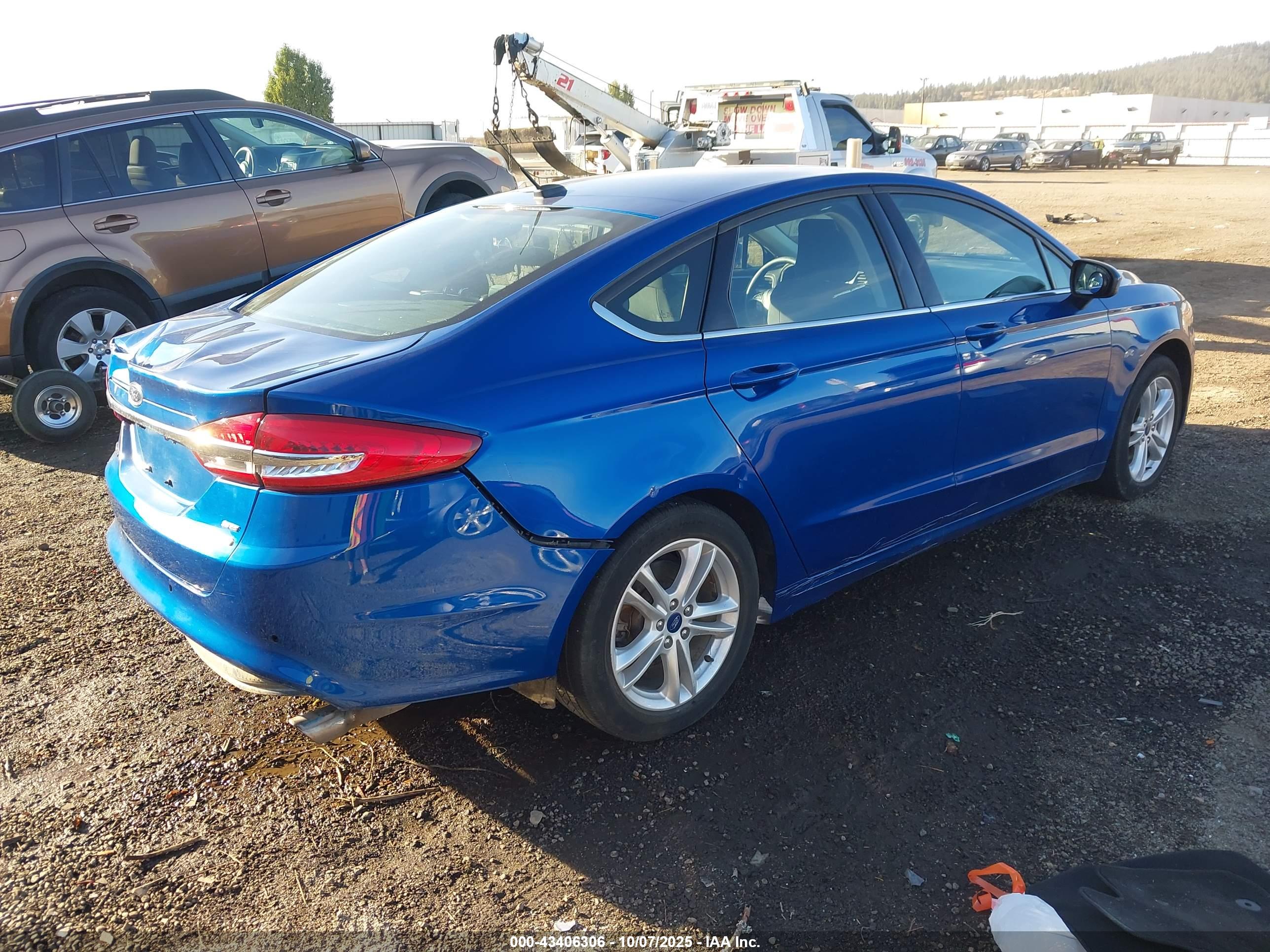 FORD FUSION image 4