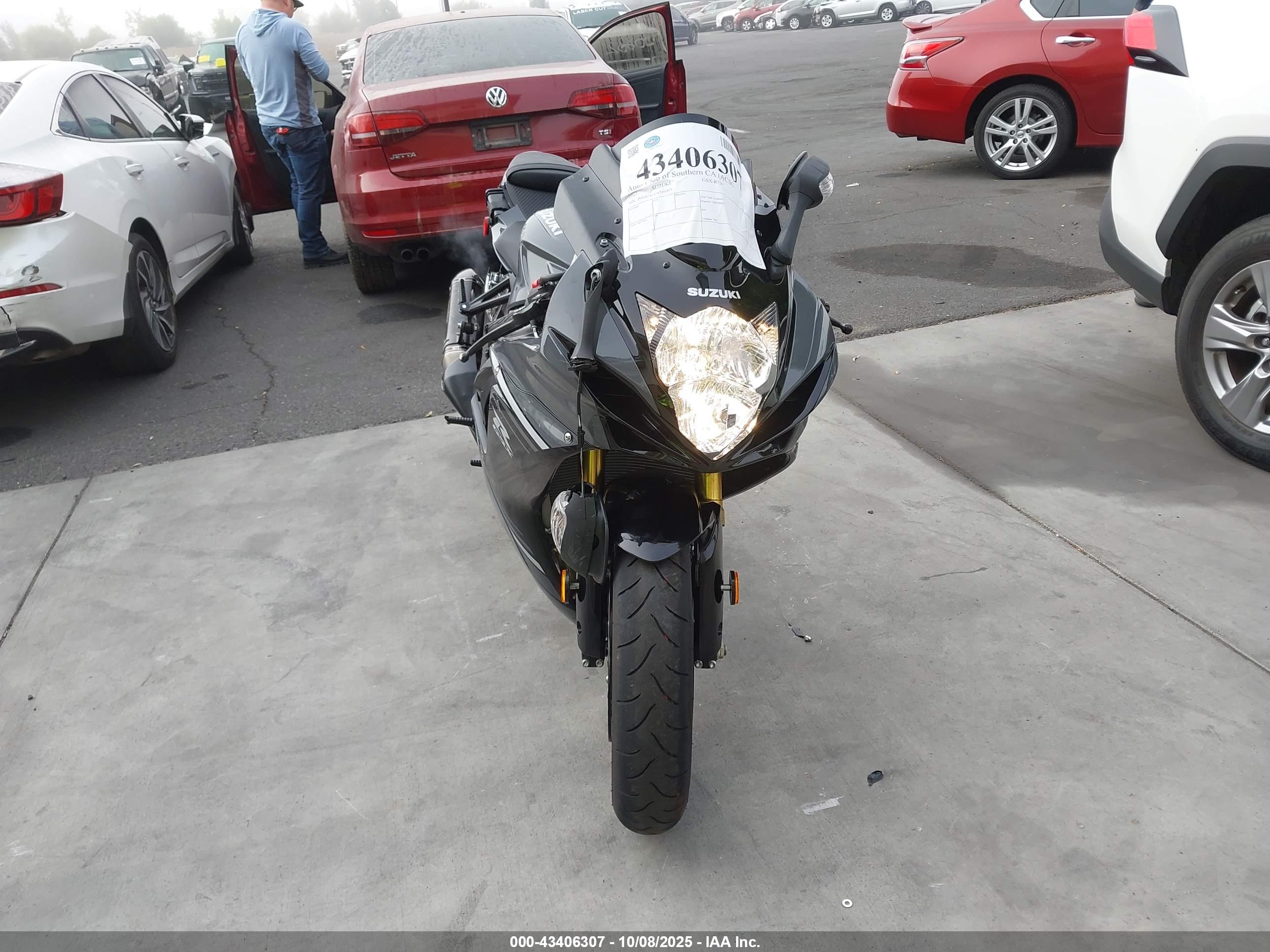 SUZUKI GSX-R750 image 5