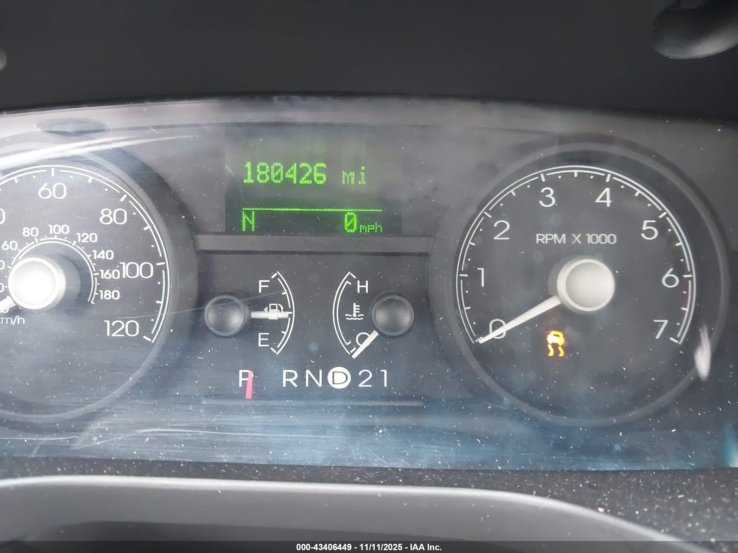 LINCOLN TOWN image 7