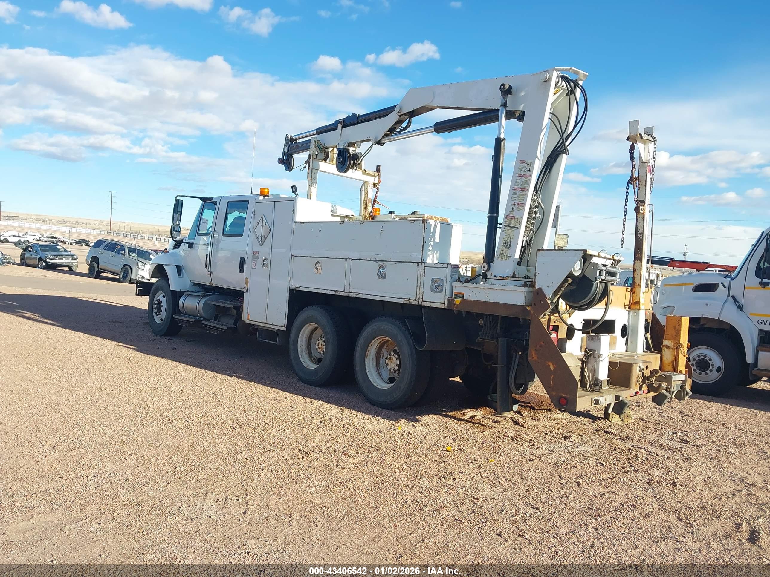 INTERNATIONAL 7000 image 3