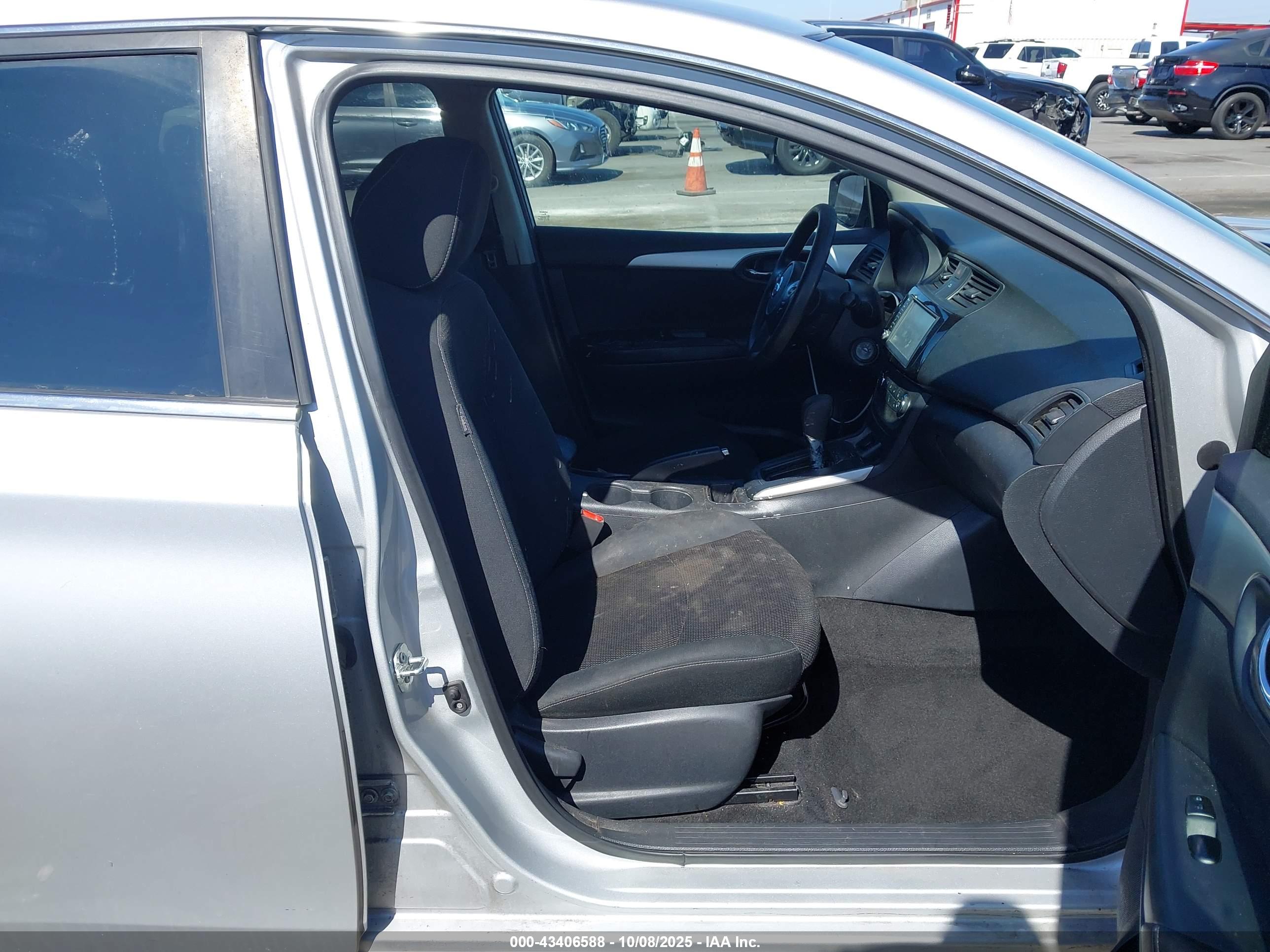 NISSAN SENTRA image 5