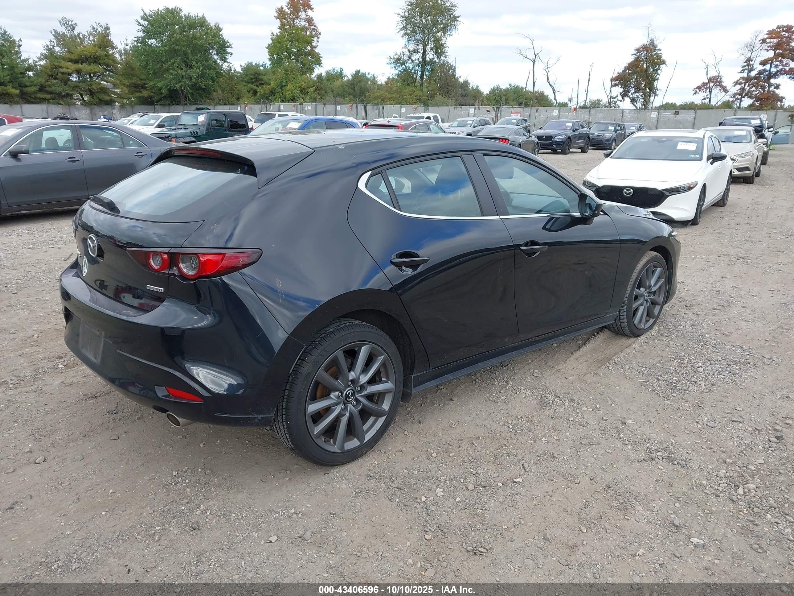 MAZDA MAZDA3 image 4