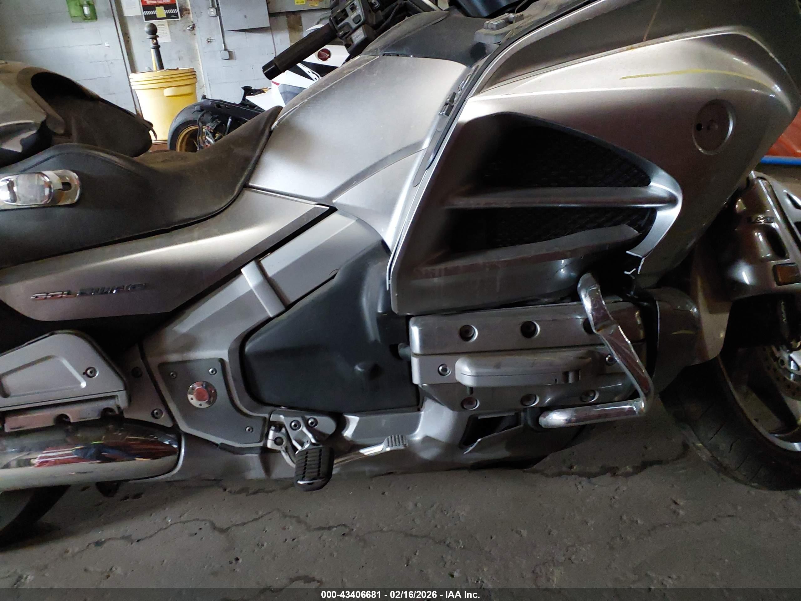 HONDA GL1800 image 8