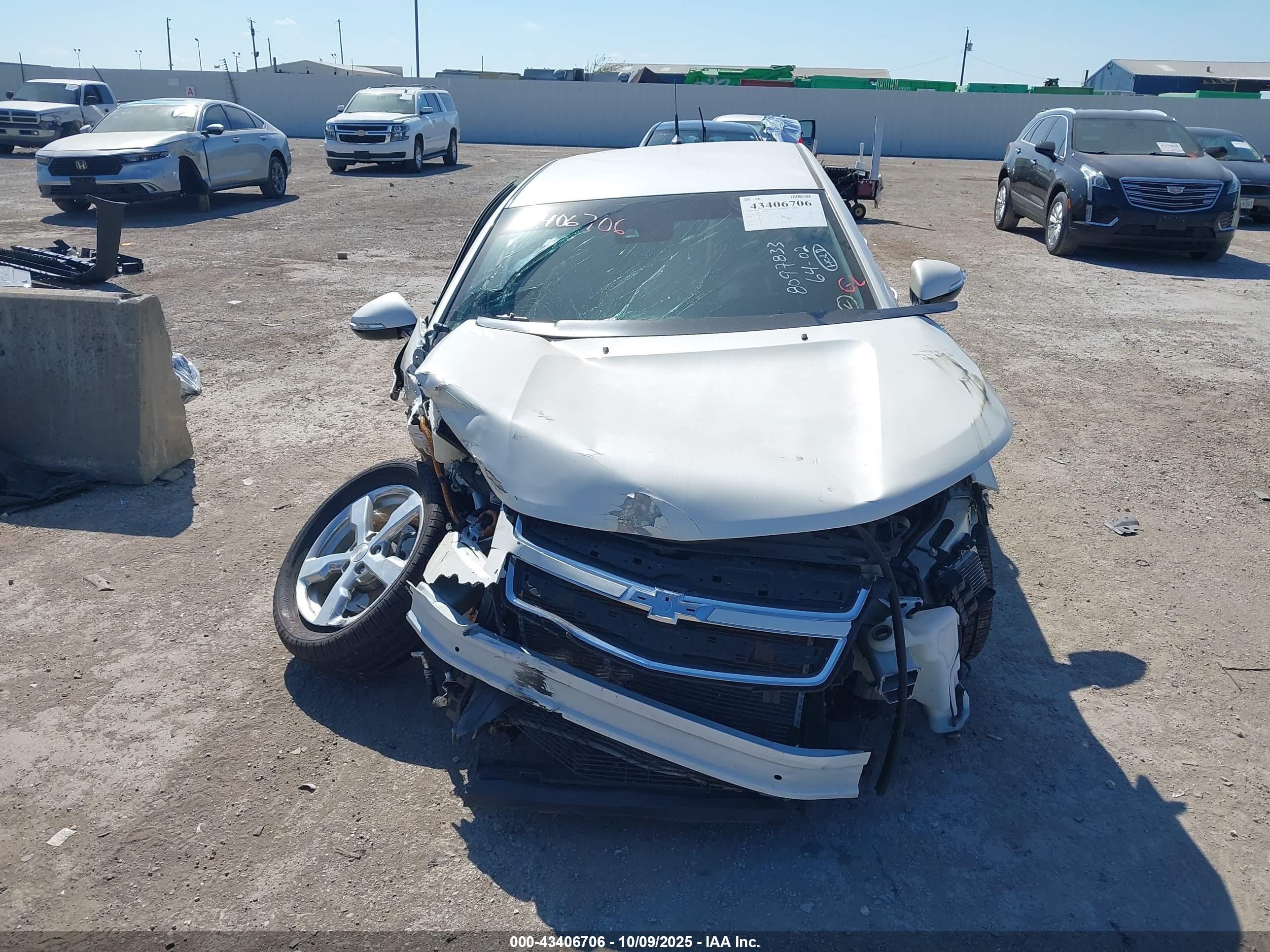 CHEVROLET VOLT image 10