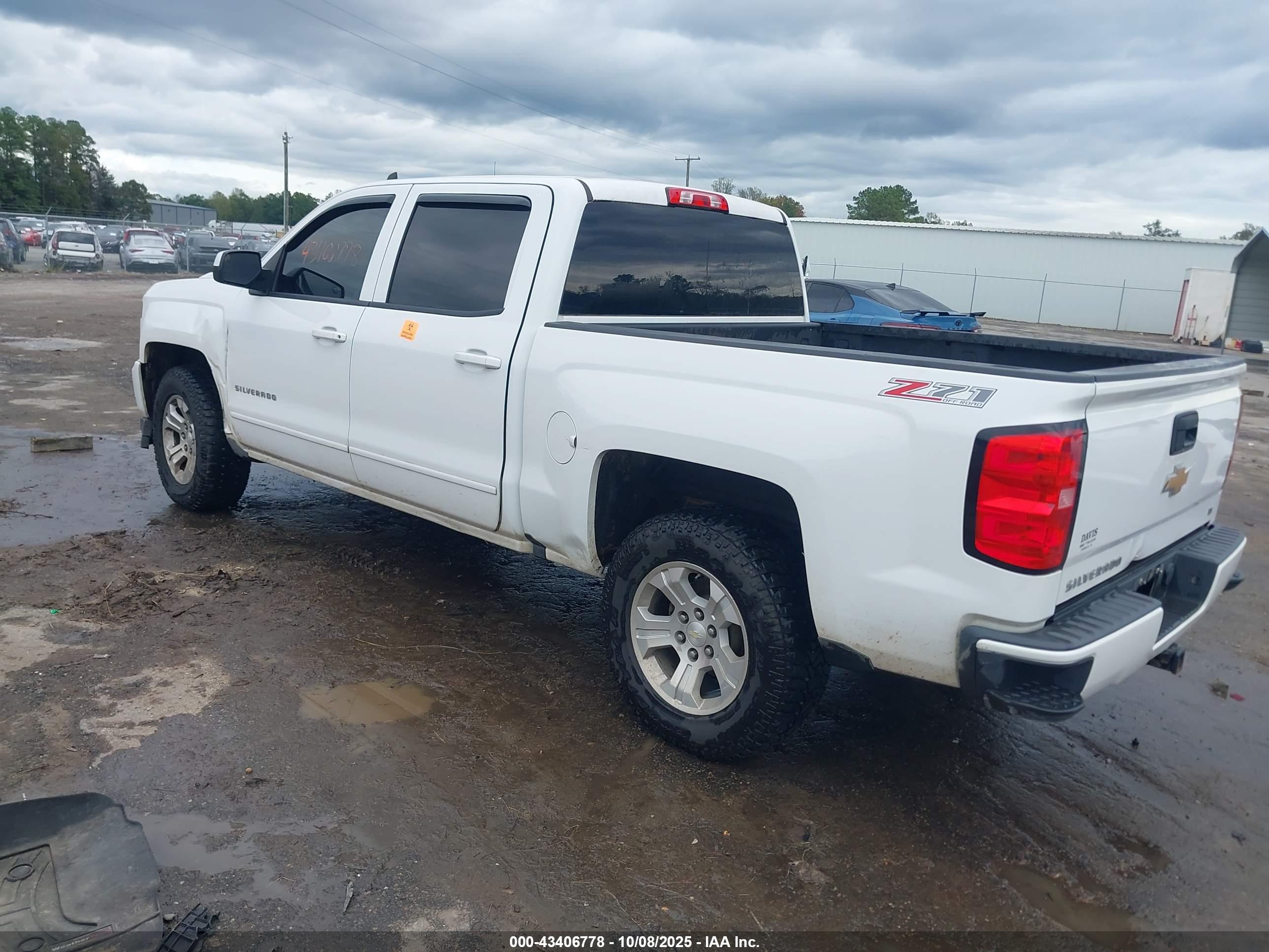 CHEVROLET SILVERADO image 3