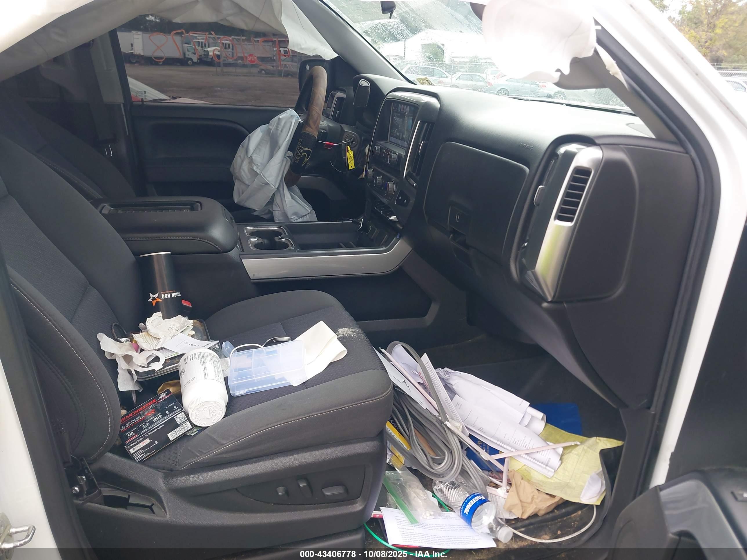 CHEVROLET SILVERADO image 5