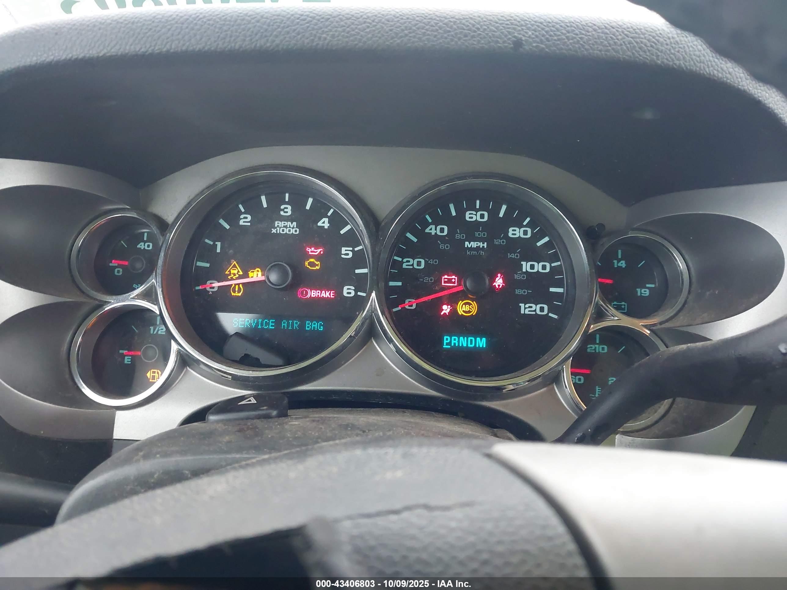 CHEVROLET SILVERADO image 7