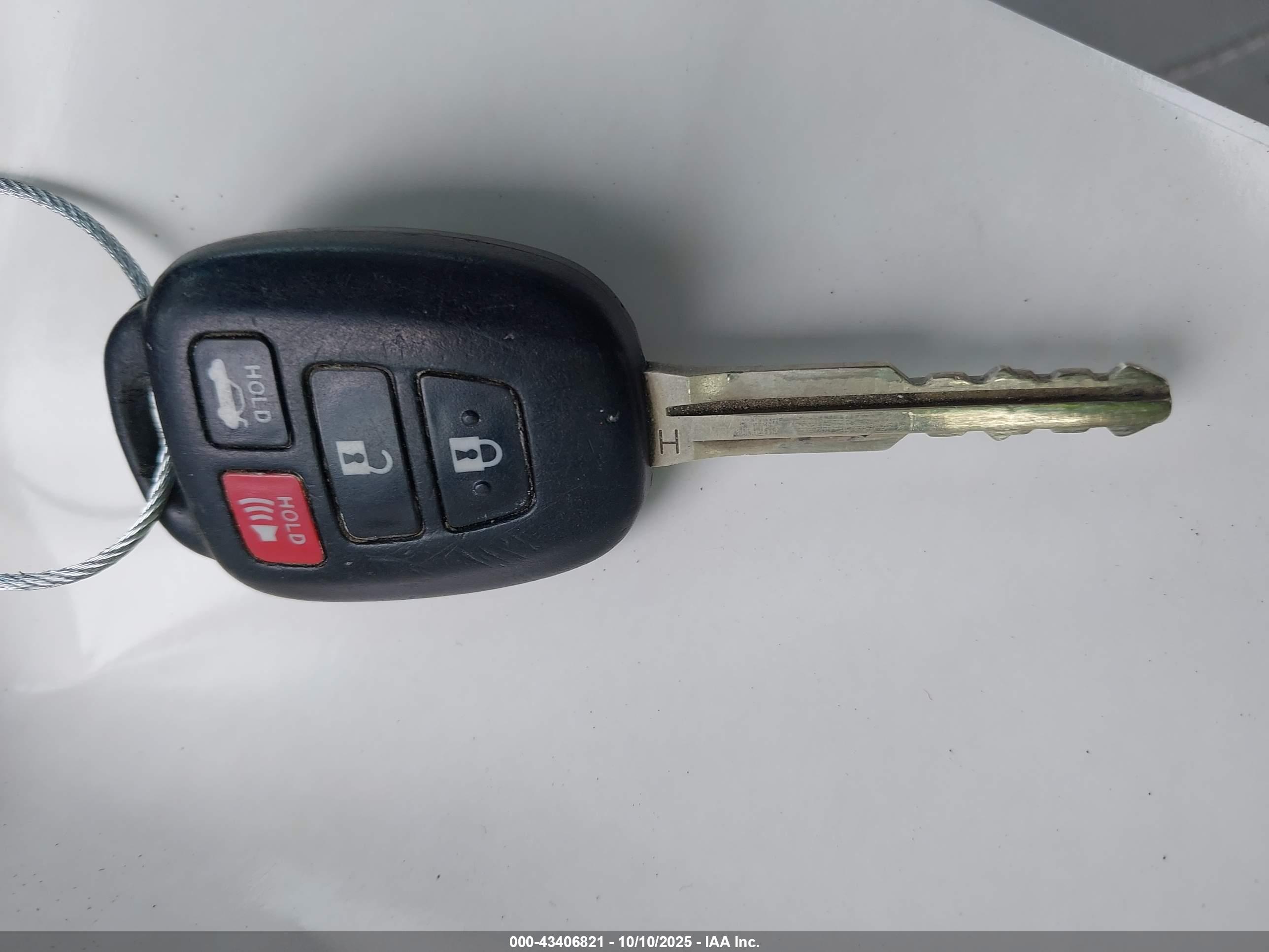 TOYOTA COROLLA image 11